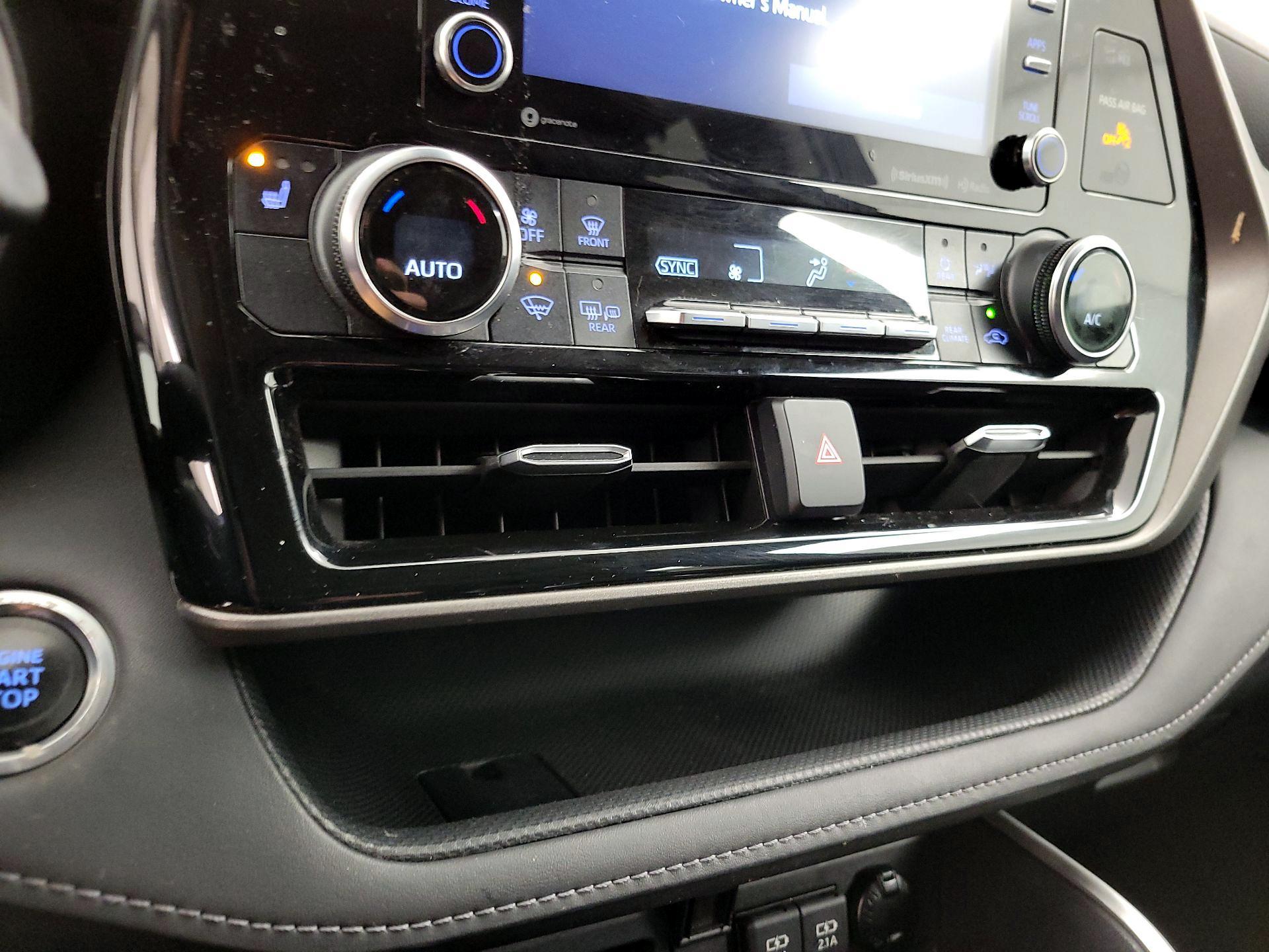 Thumbnail: 2020 Toyota Highlander - 17