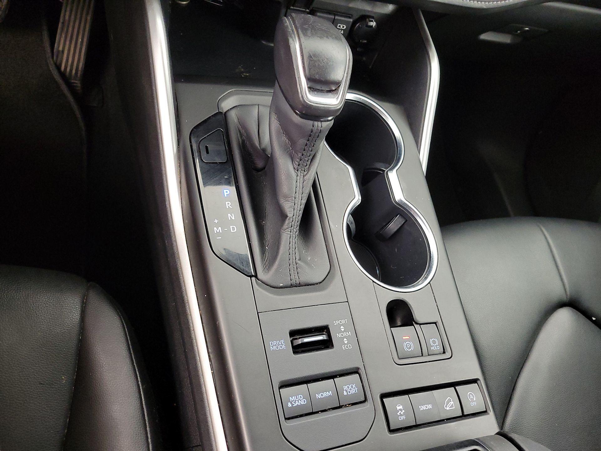 Thumbnail: 2020 Toyota Highlander - 18