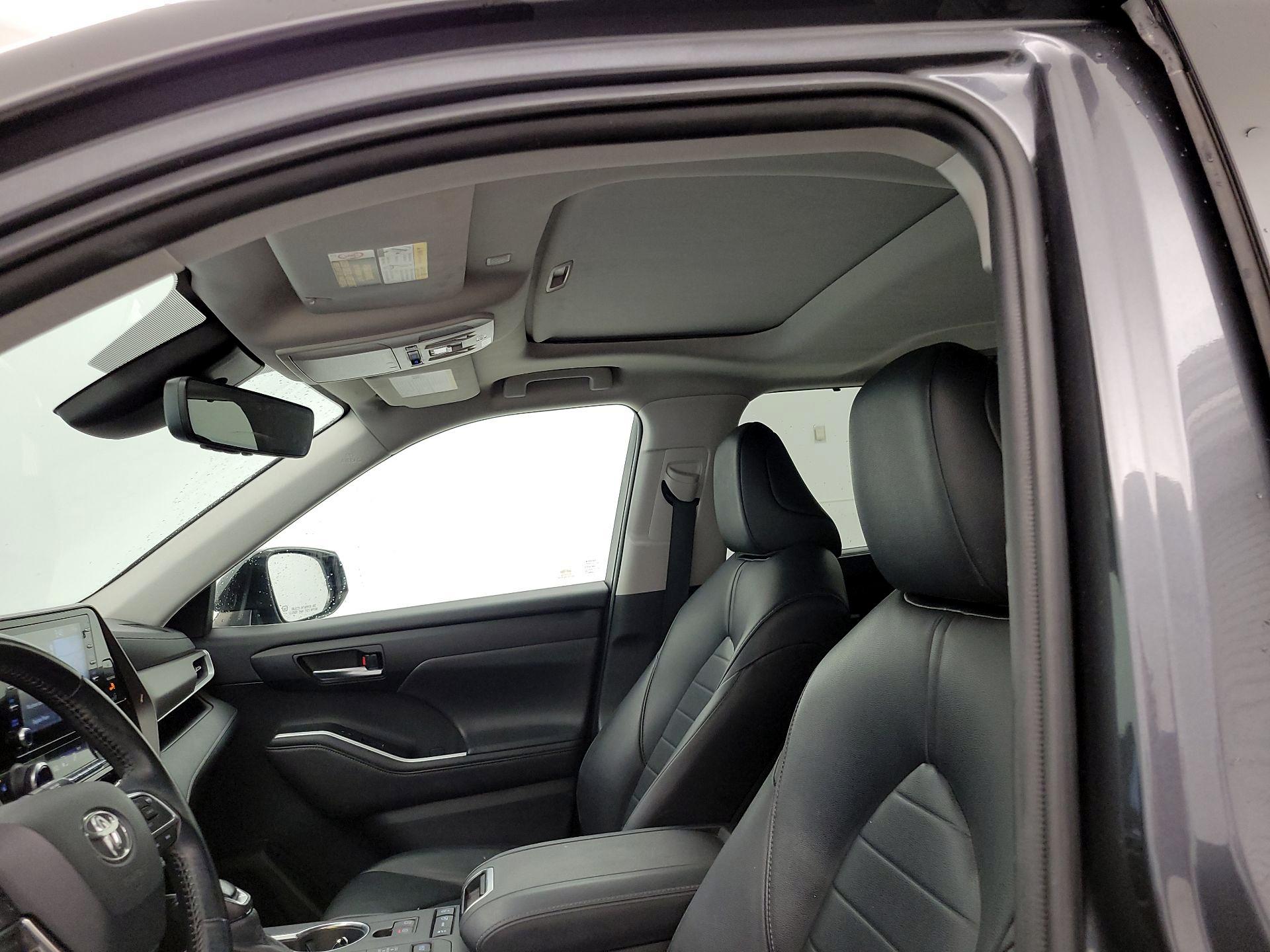 Thumbnail: 2020 Toyota Highlander - 20