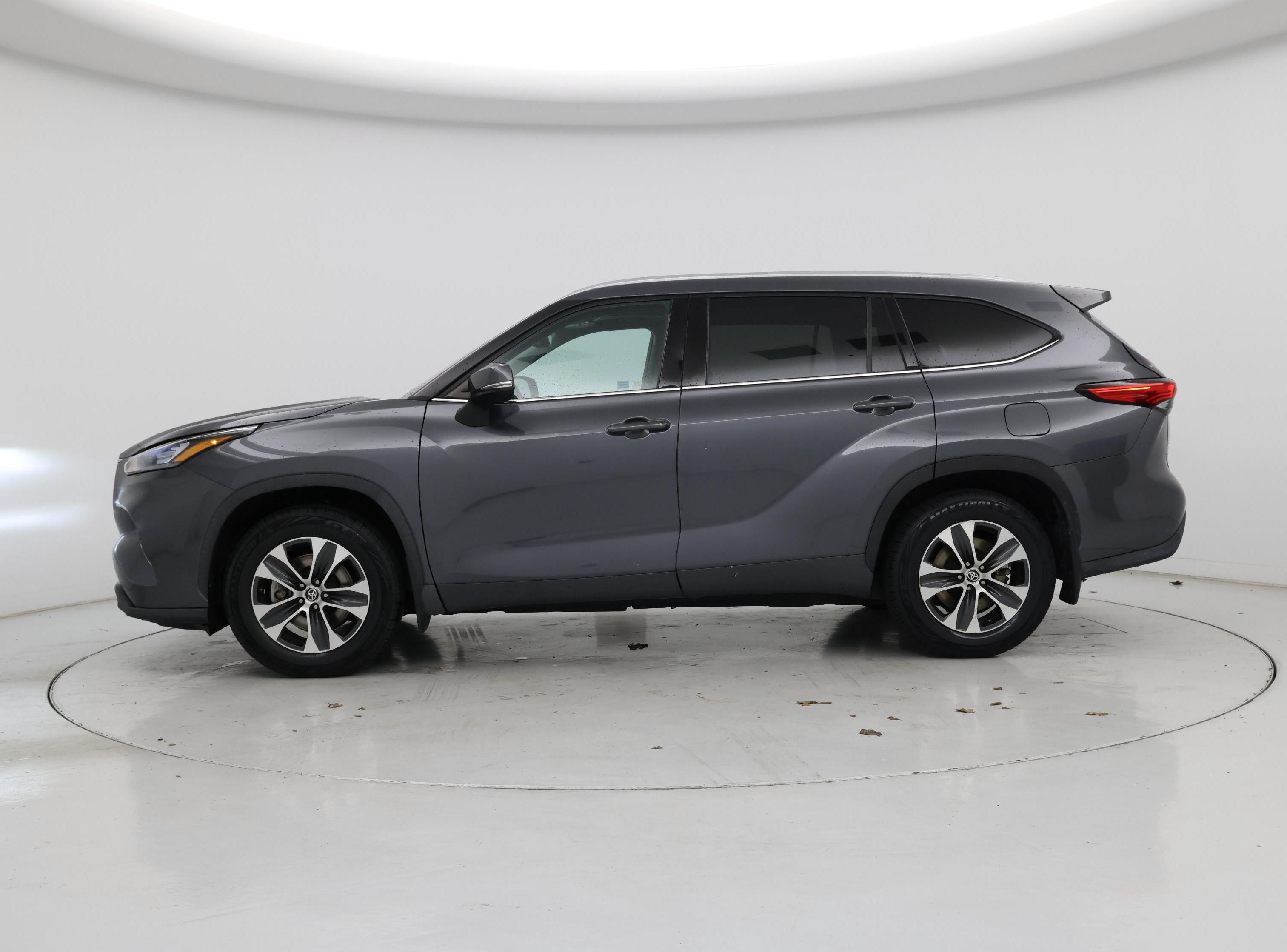 Thumbnail: 2020 Toyota Highlander - 3