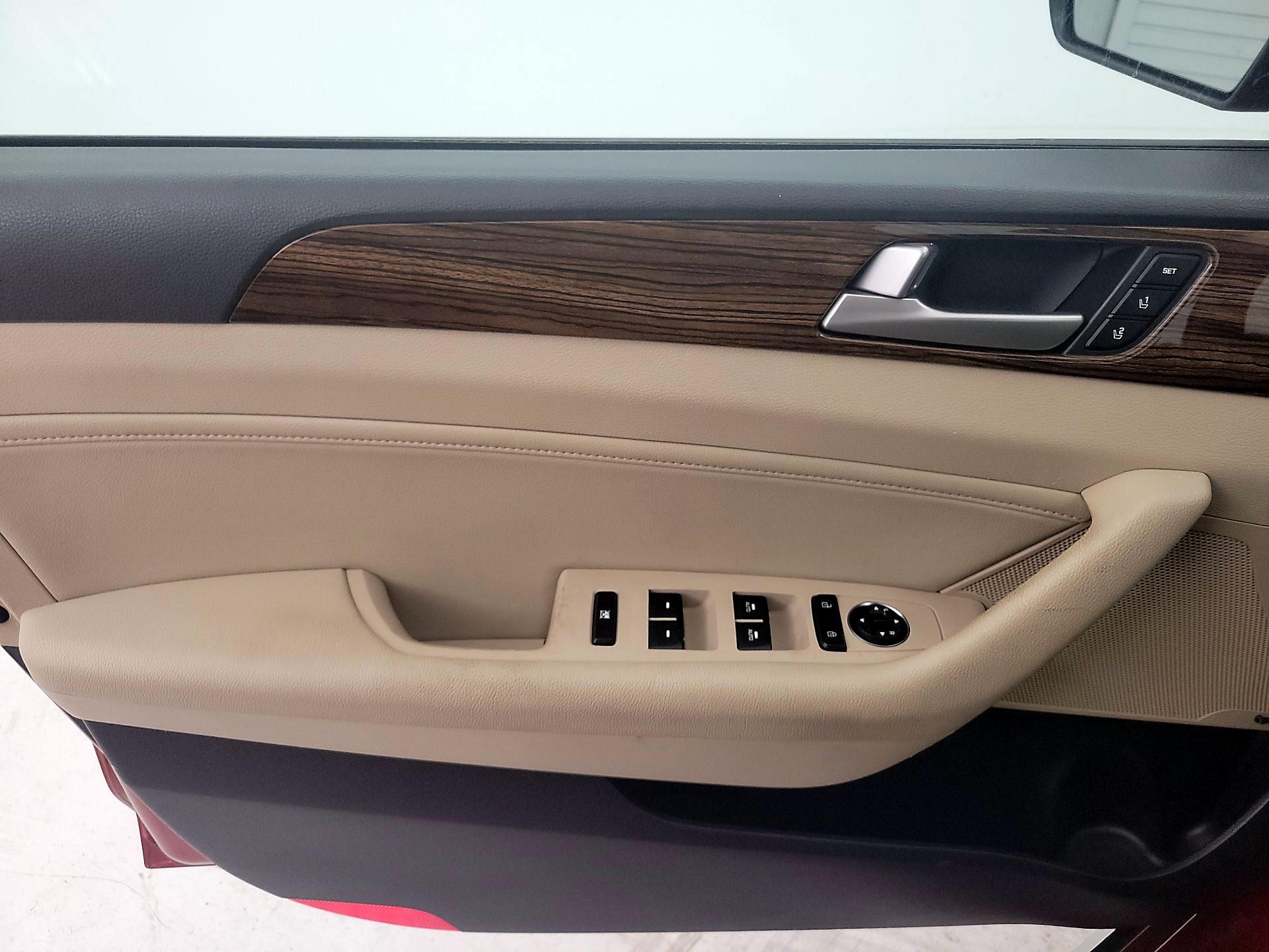 Thumbnail: 2017 Hyundai Sonata - 12