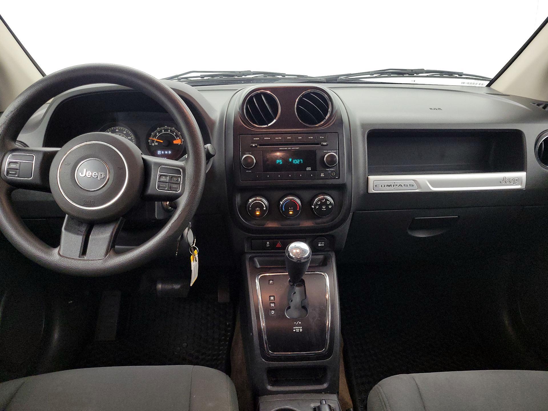 Thumbnail: 2015 Jeep Compass - 9