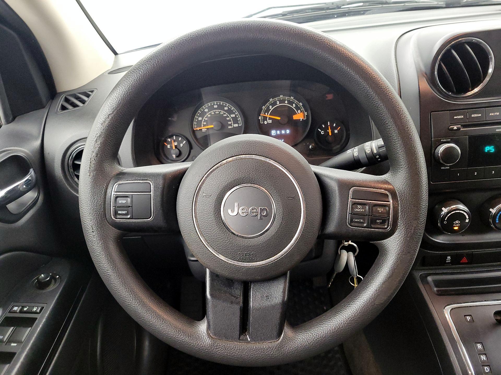 Thumbnail: 2015 Jeep Compass - 10