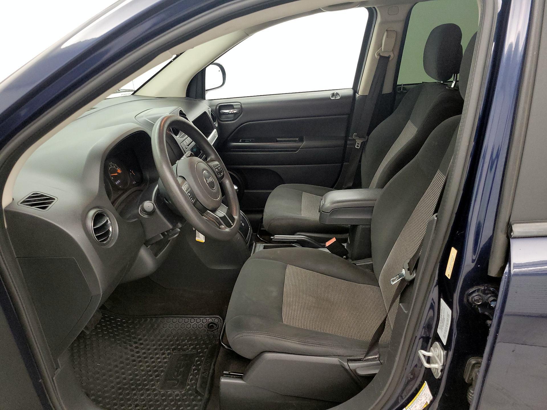 Thumbnail: 2015 Jeep Compass - 11