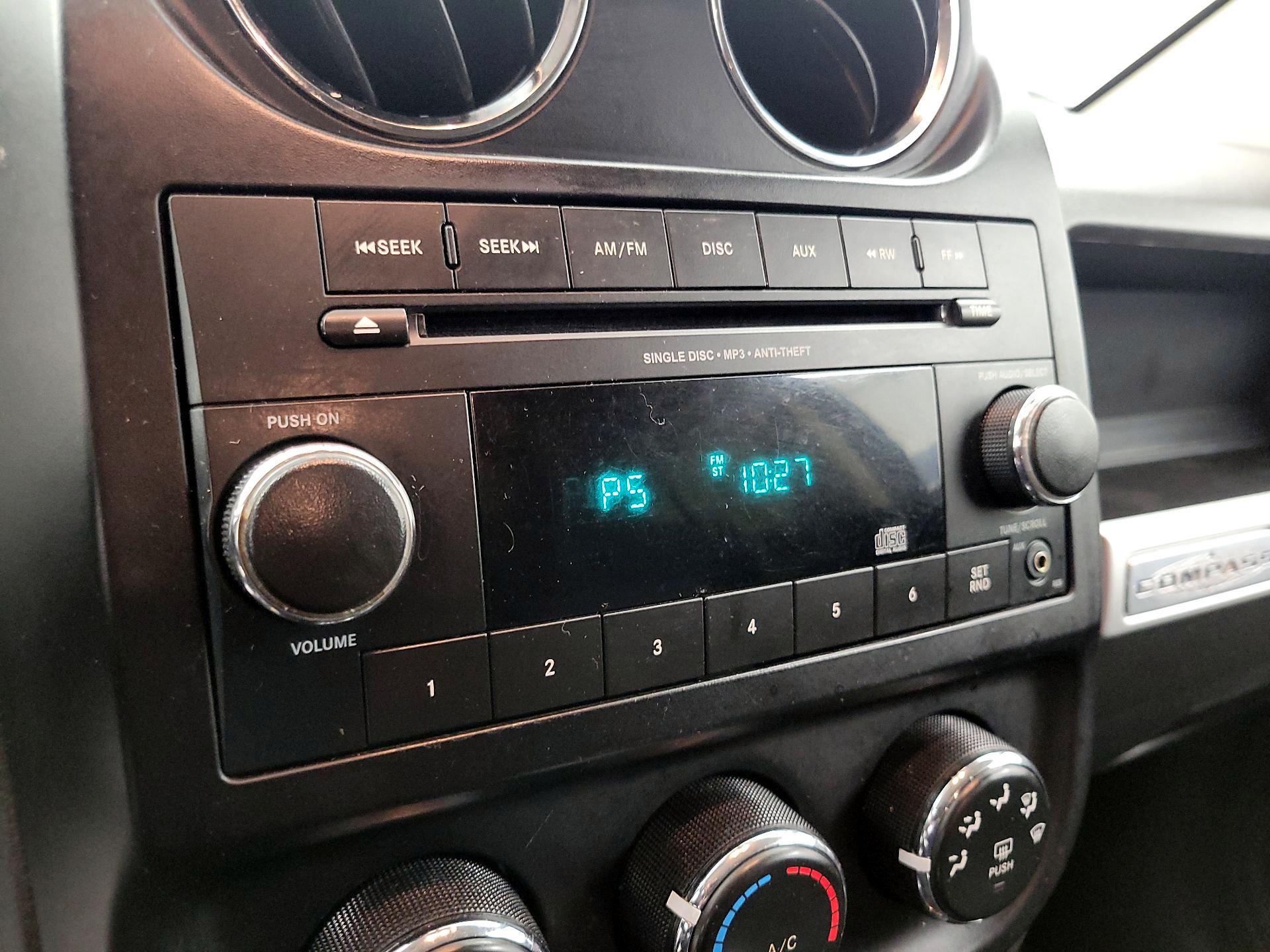 Thumbnail: 2015 Jeep Compass - 14