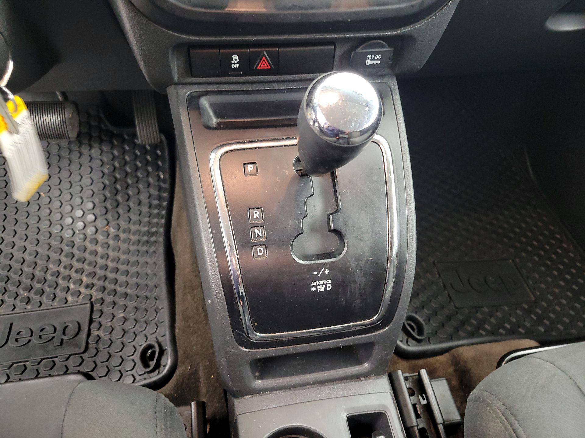 Thumbnail: 2015 Jeep Compass - 16