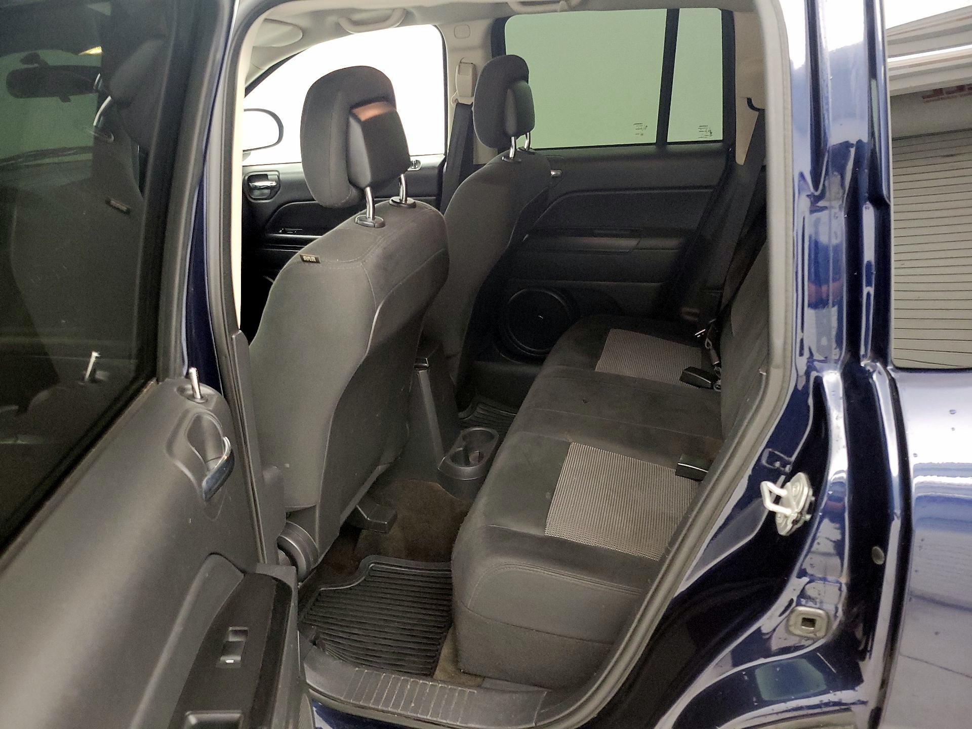 Thumbnail: 2015 Jeep Compass - 18