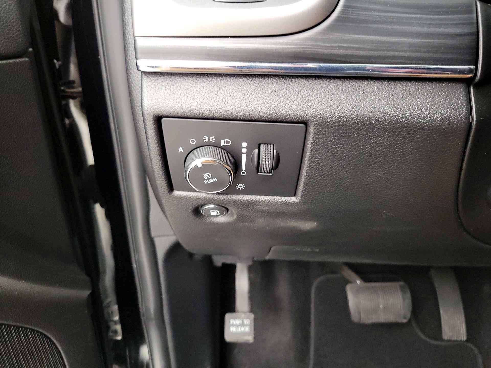 Thumbnail: 2019 Jeep Grand Cherokee - 13