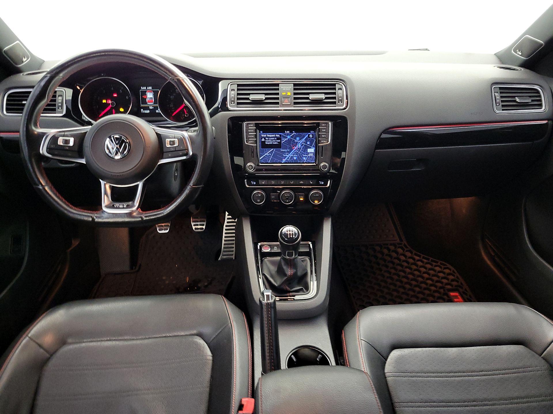 Thumbnail: 2017 Volkswagen Jetta - 9