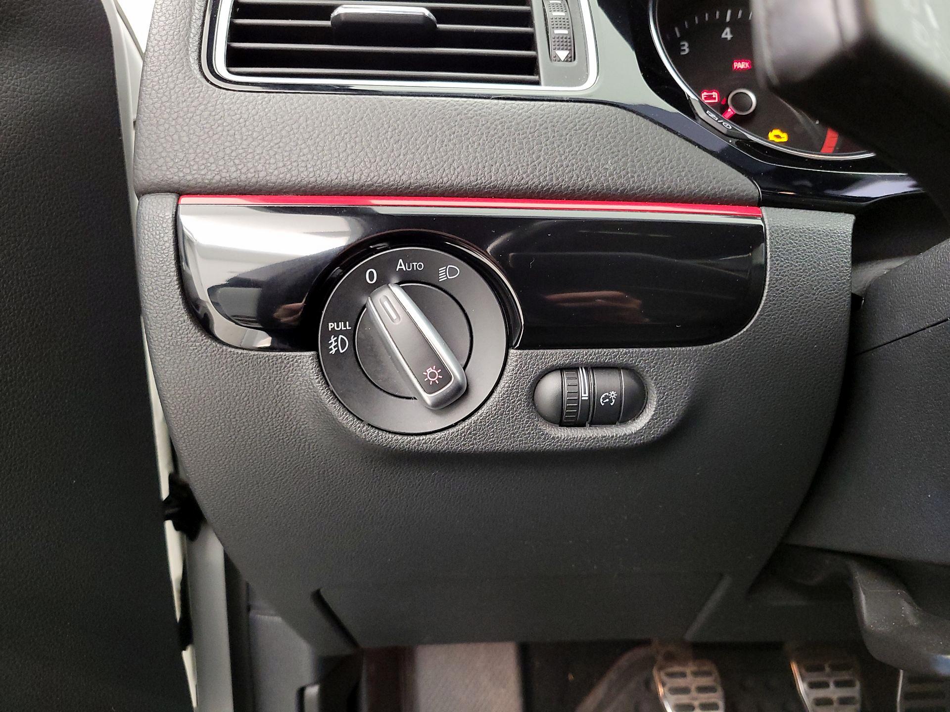 Thumbnail: 2017 Volkswagen Jetta - 13