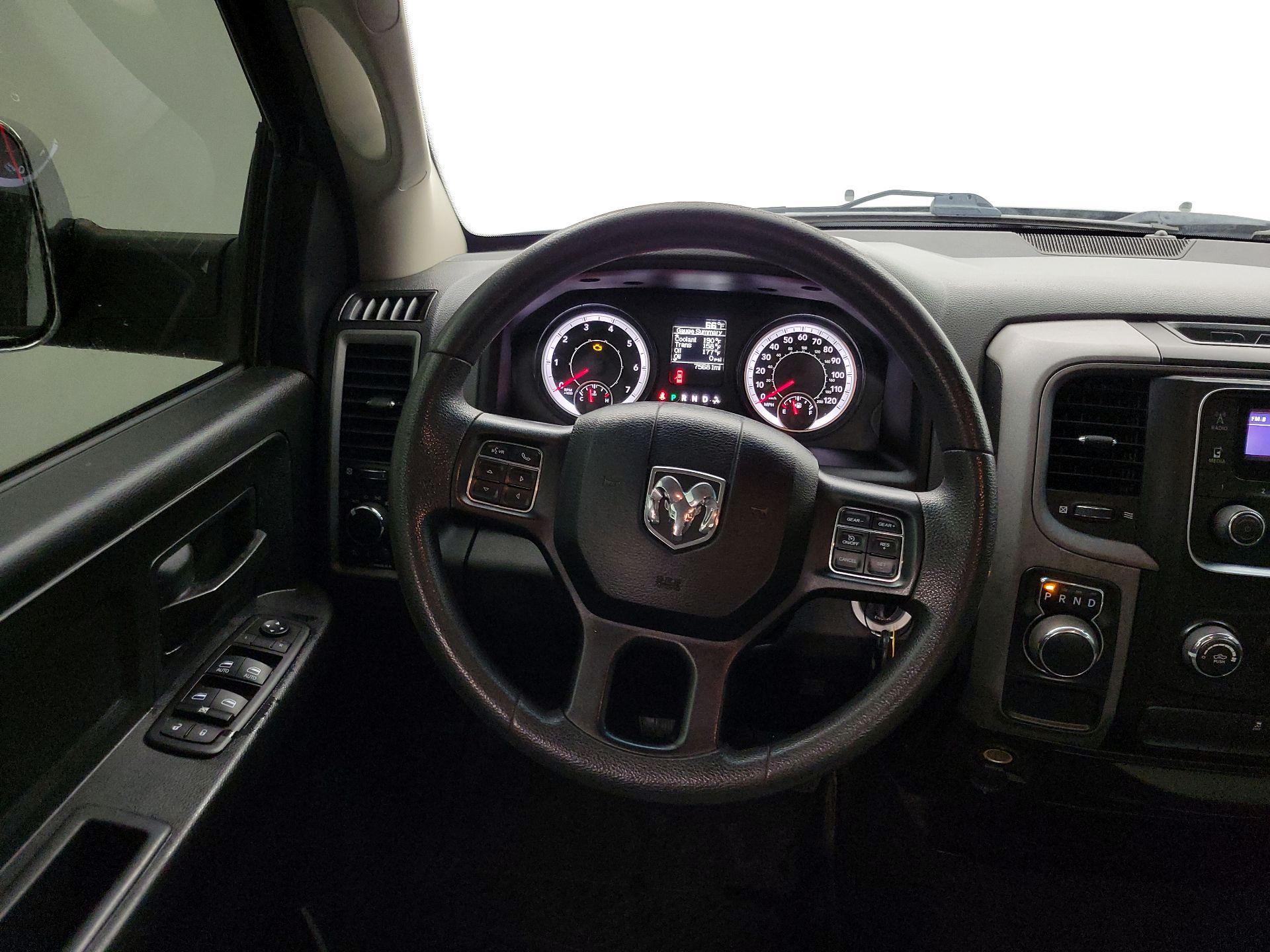 Thumbnail: 2019 RAM 1500 Classic - 10