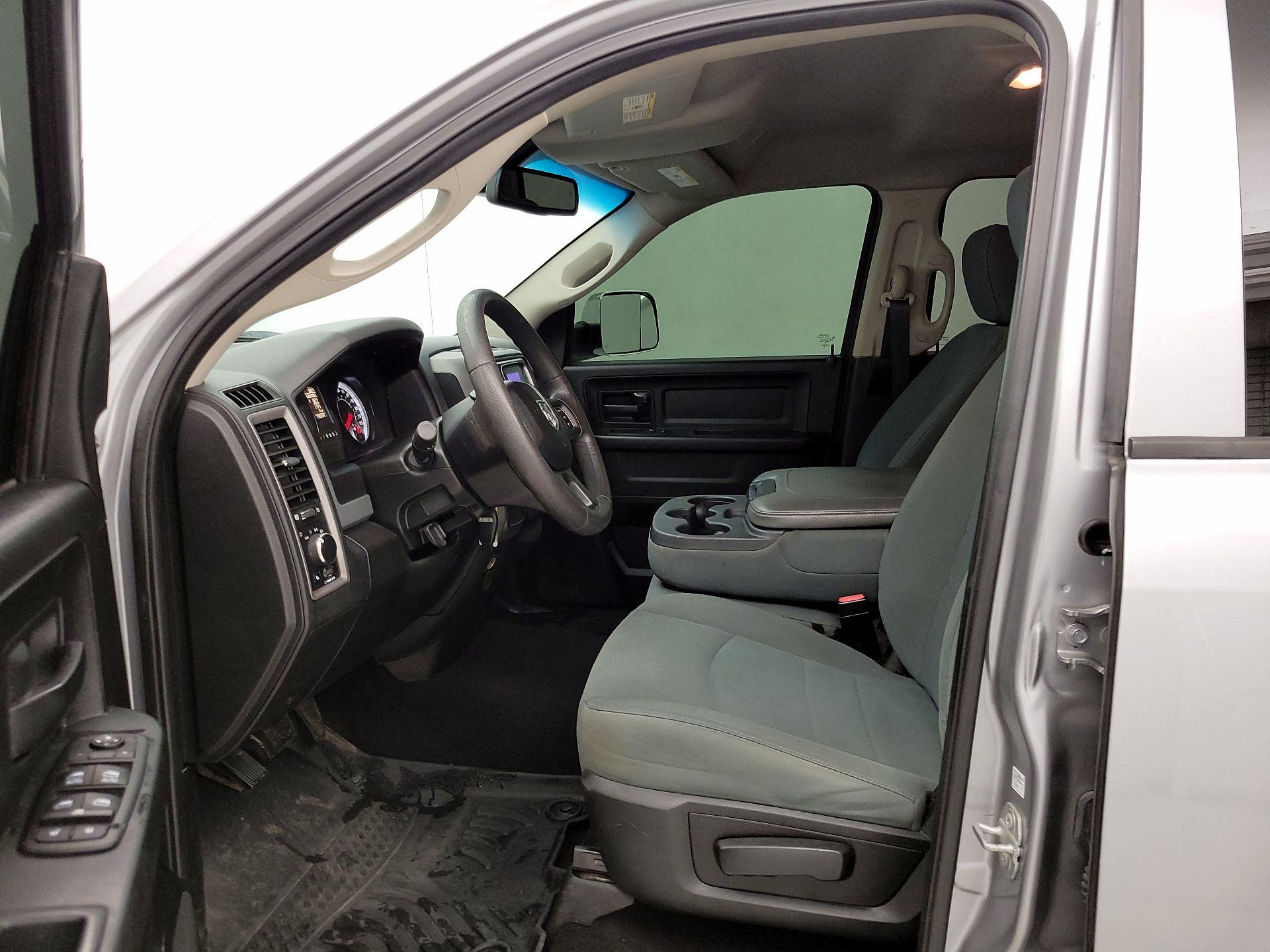 Thumbnail: 2019 RAM 1500 Classic - 11