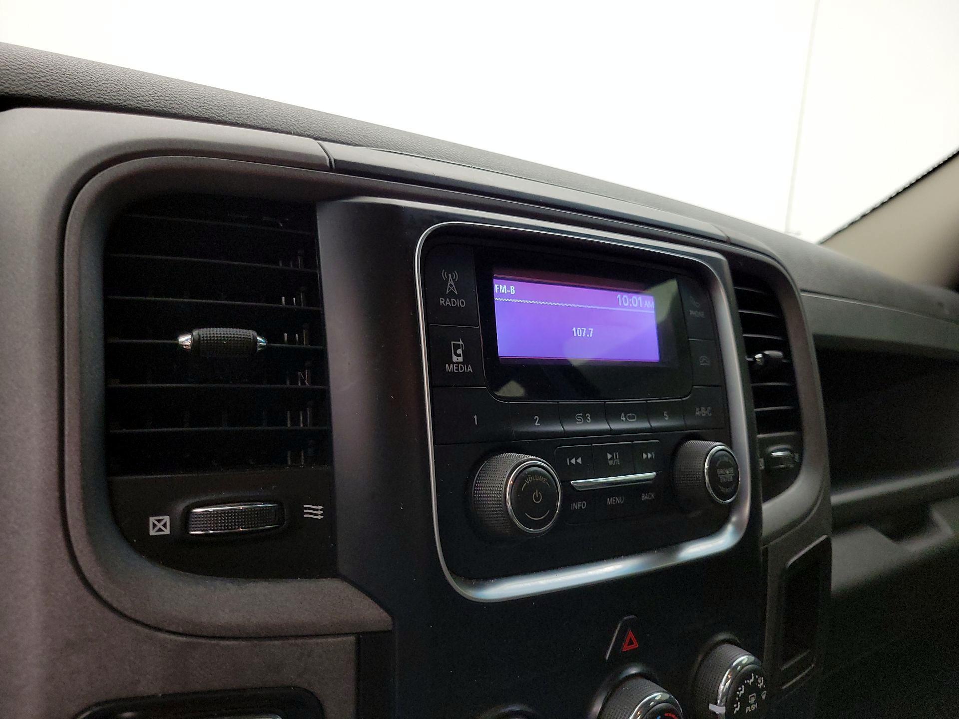 Thumbnail: 2019 RAM 1500 Classic - 14