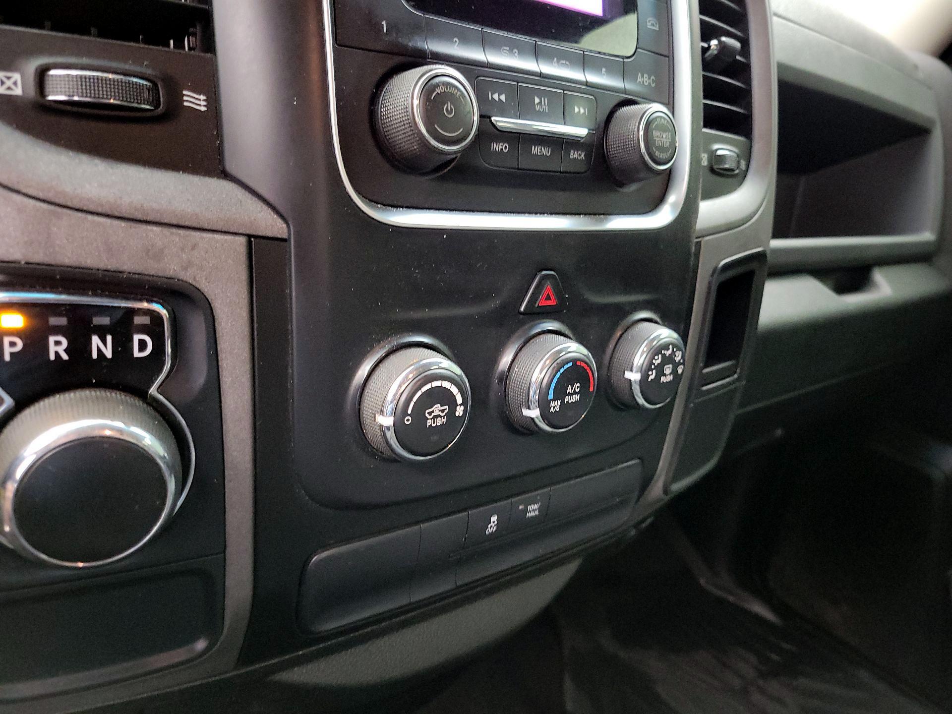 Thumbnail: 2019 RAM 1500 Classic - 15