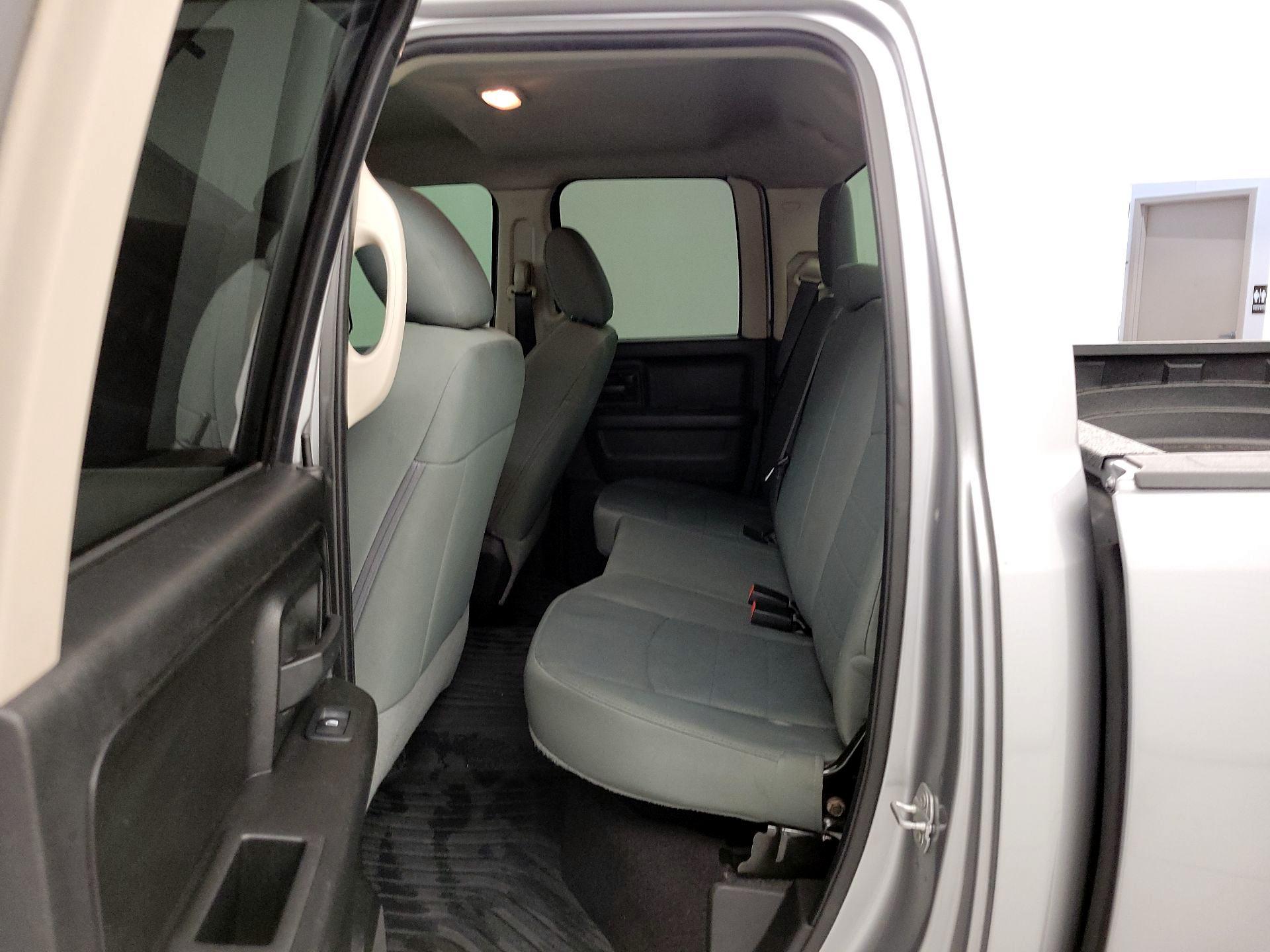 Thumbnail: 2019 RAM 1500 Classic - 18