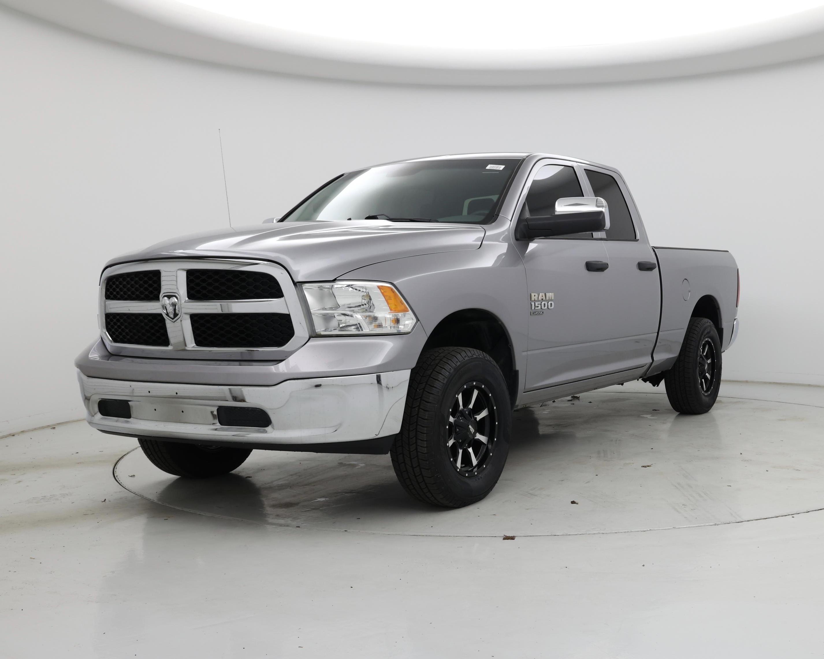 Thumbnail: 2019 RAM 1500 Classic - 4