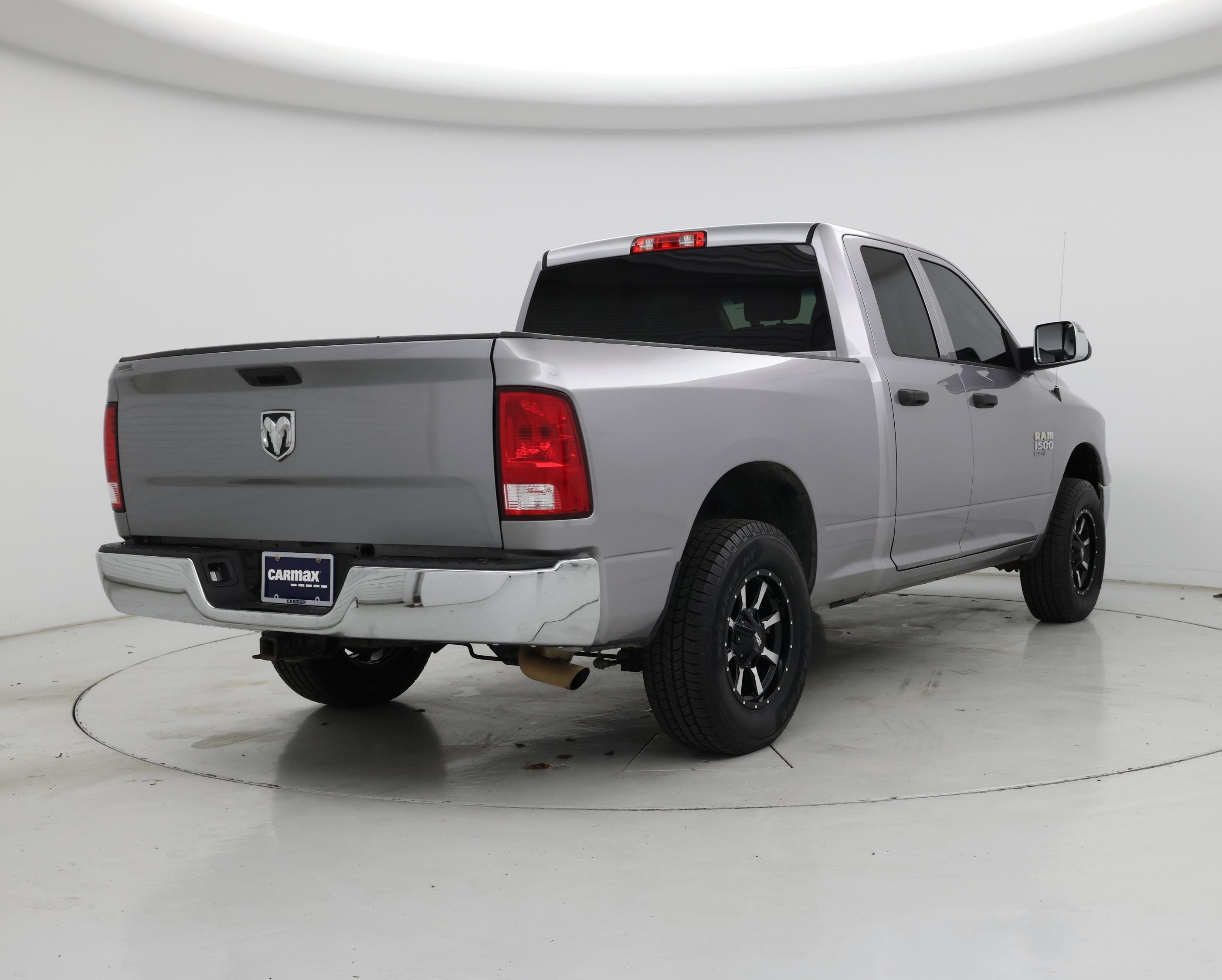 Thumbnail: 2019 RAM 1500 Classic - 8