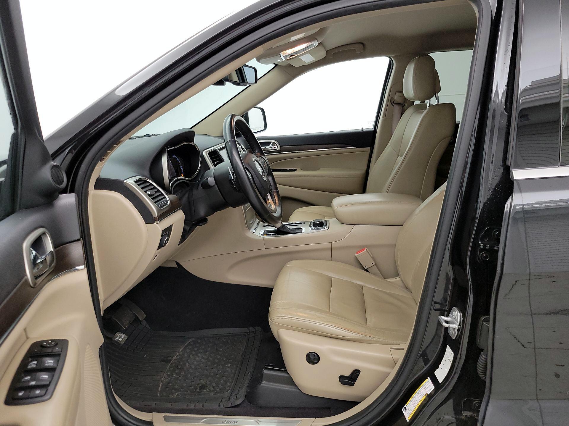 Thumbnail: 2016 Jeep Grand Cherokee - 11