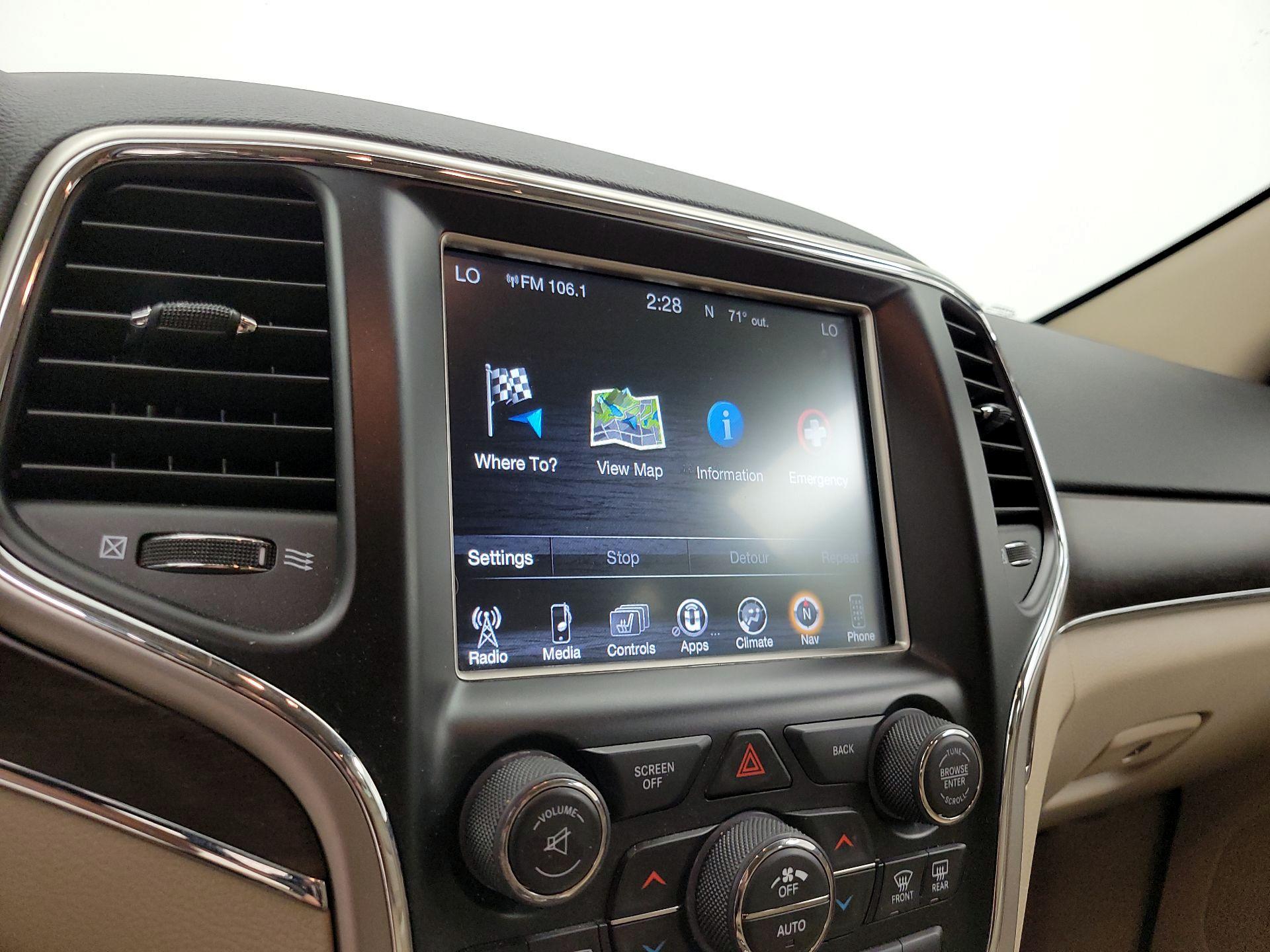 Thumbnail: 2016 Jeep Grand Cherokee - 14