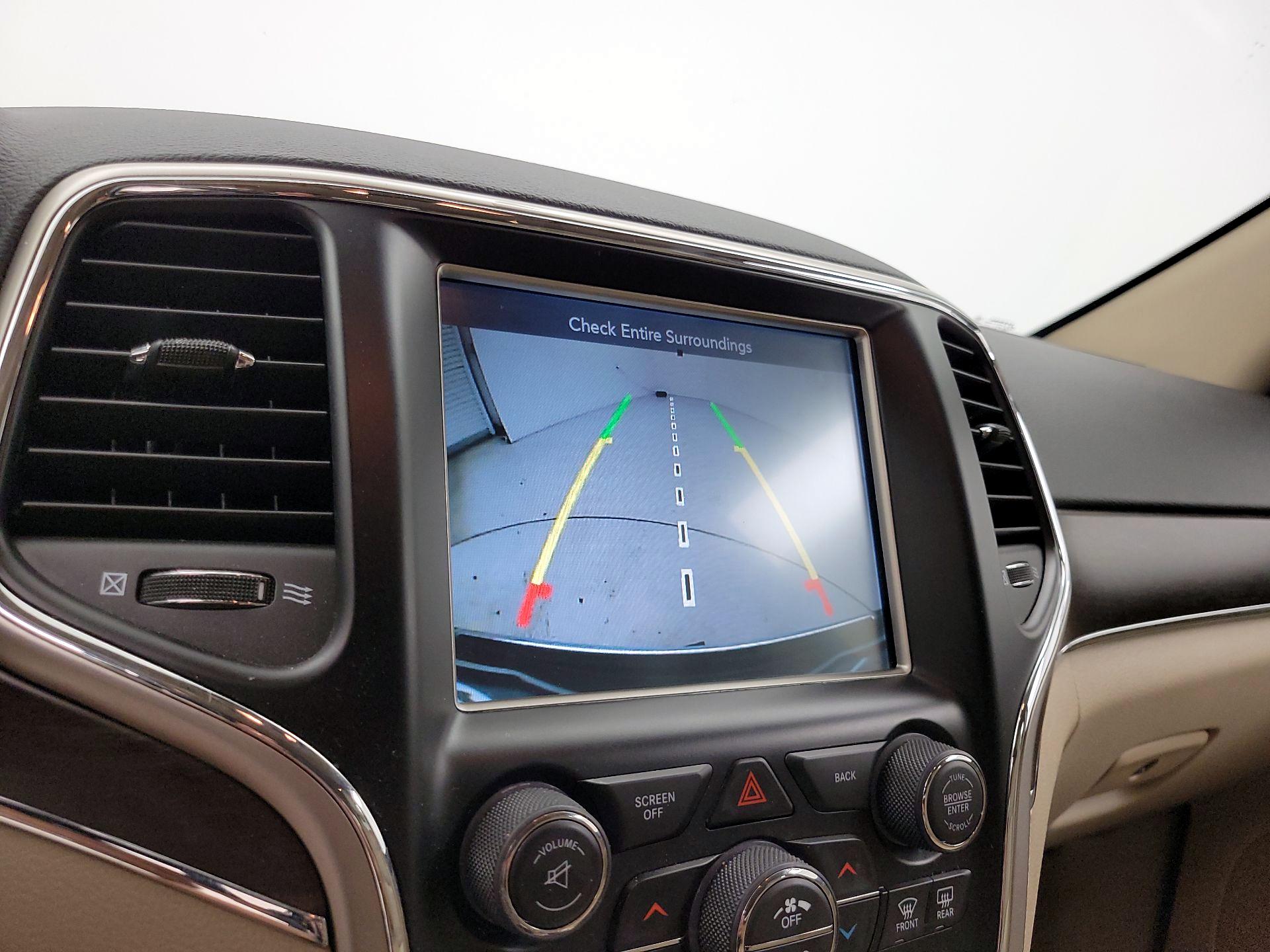 Thumbnail: 2016 Jeep Grand Cherokee - 15