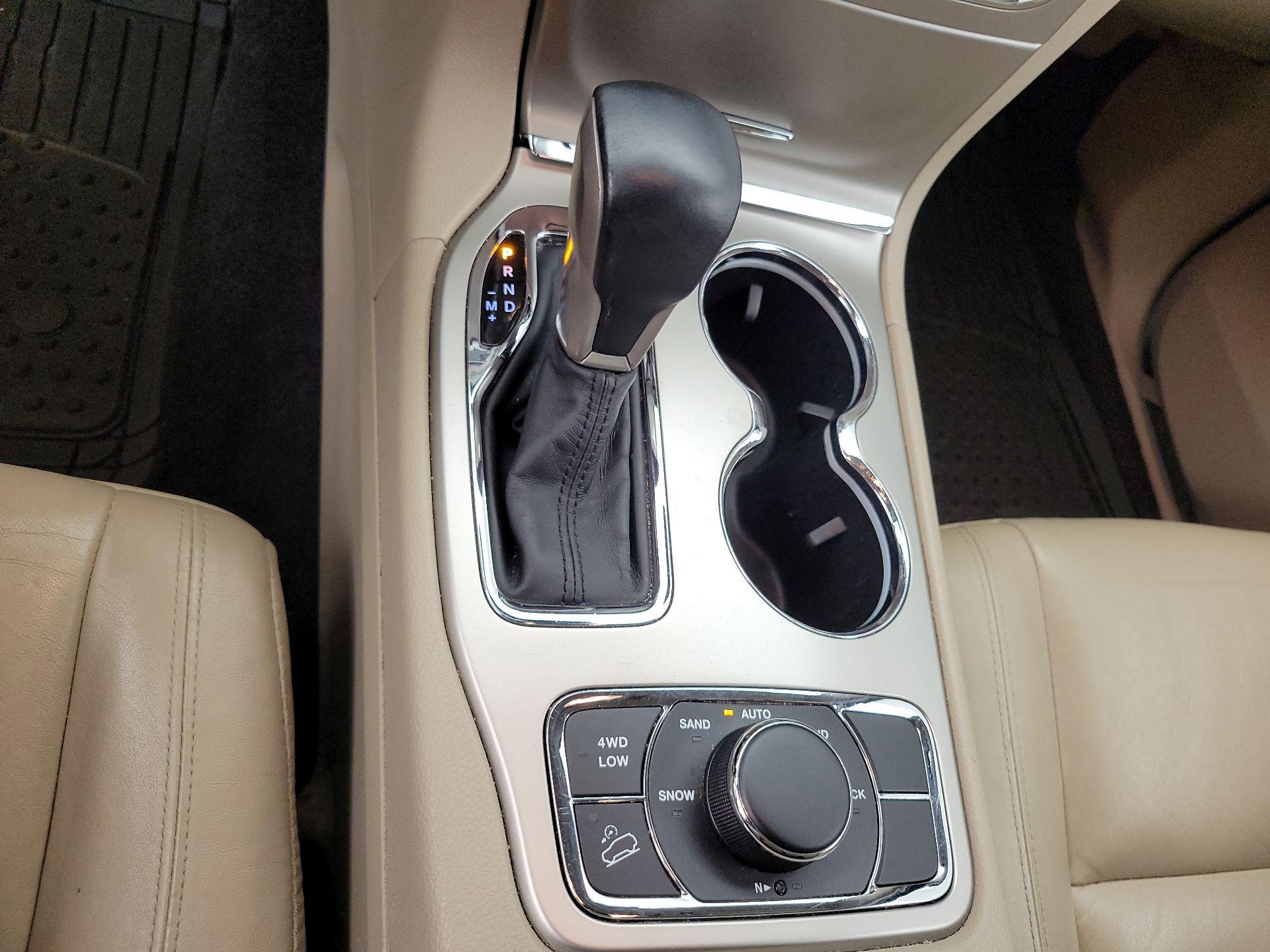 Thumbnail: 2016 Jeep Grand Cherokee - 18