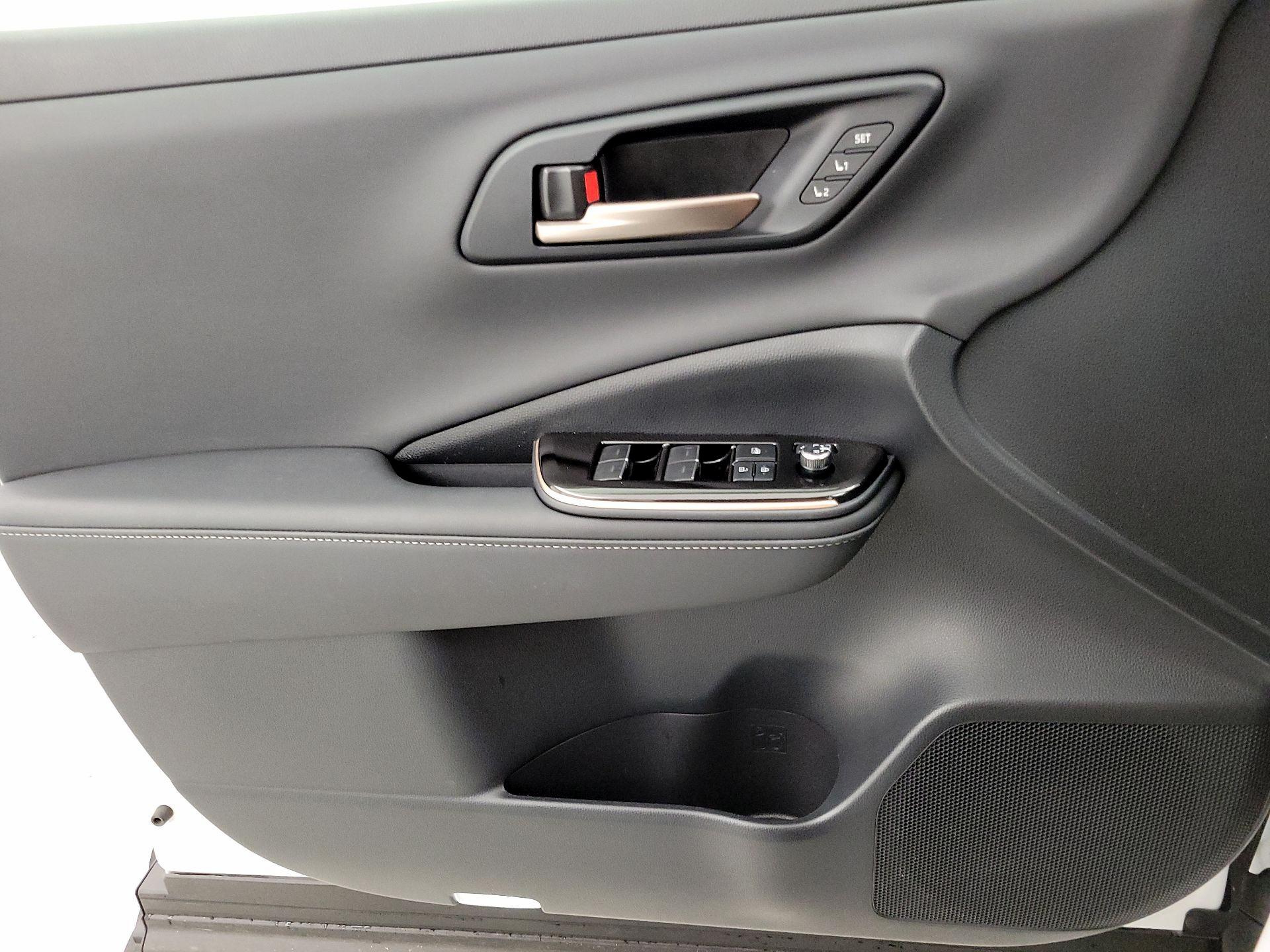 Thumbnail: 2024 Toyota Crown - 12