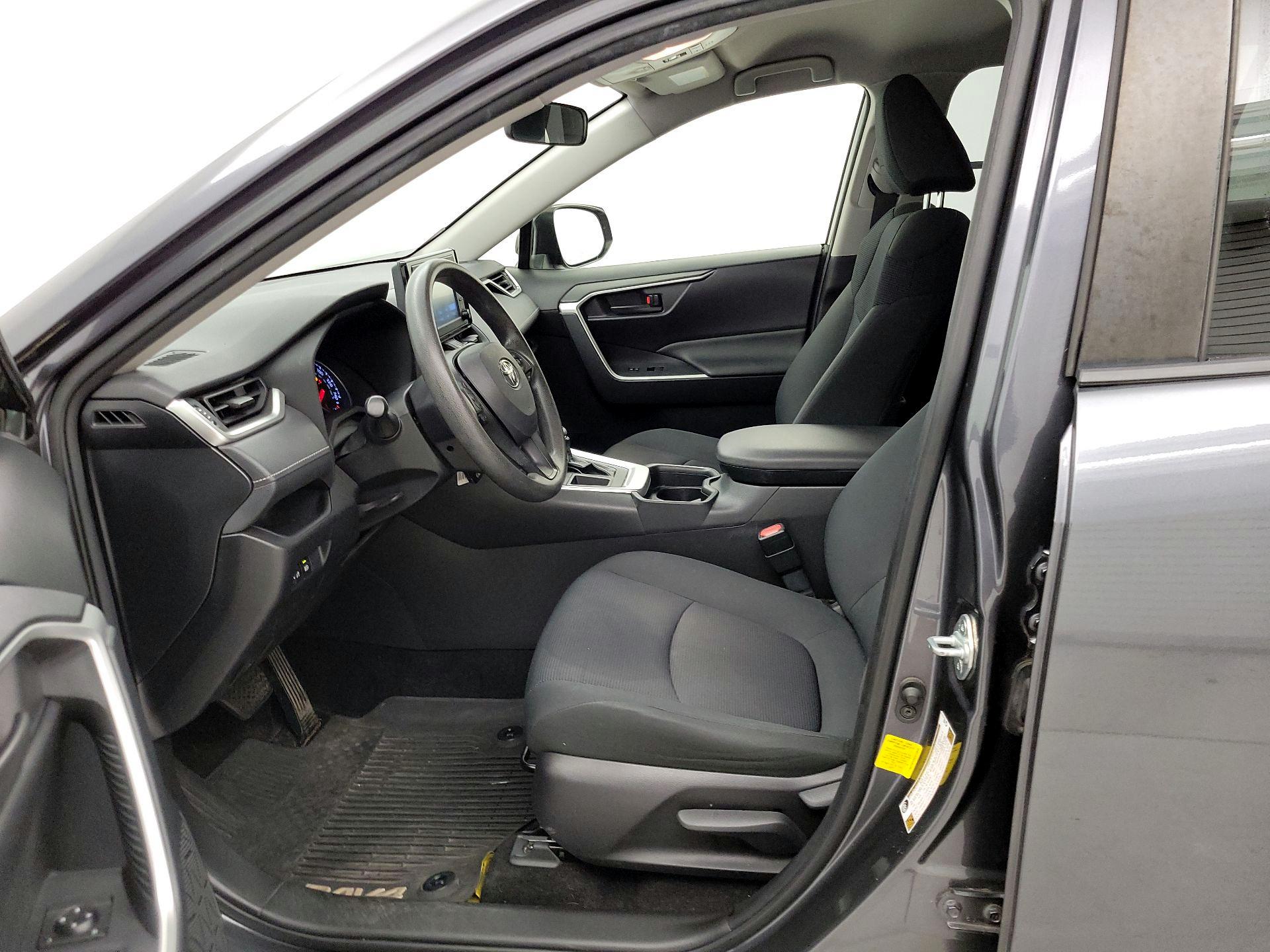 Thumbnail: 2019 Toyota RAV4 - 11