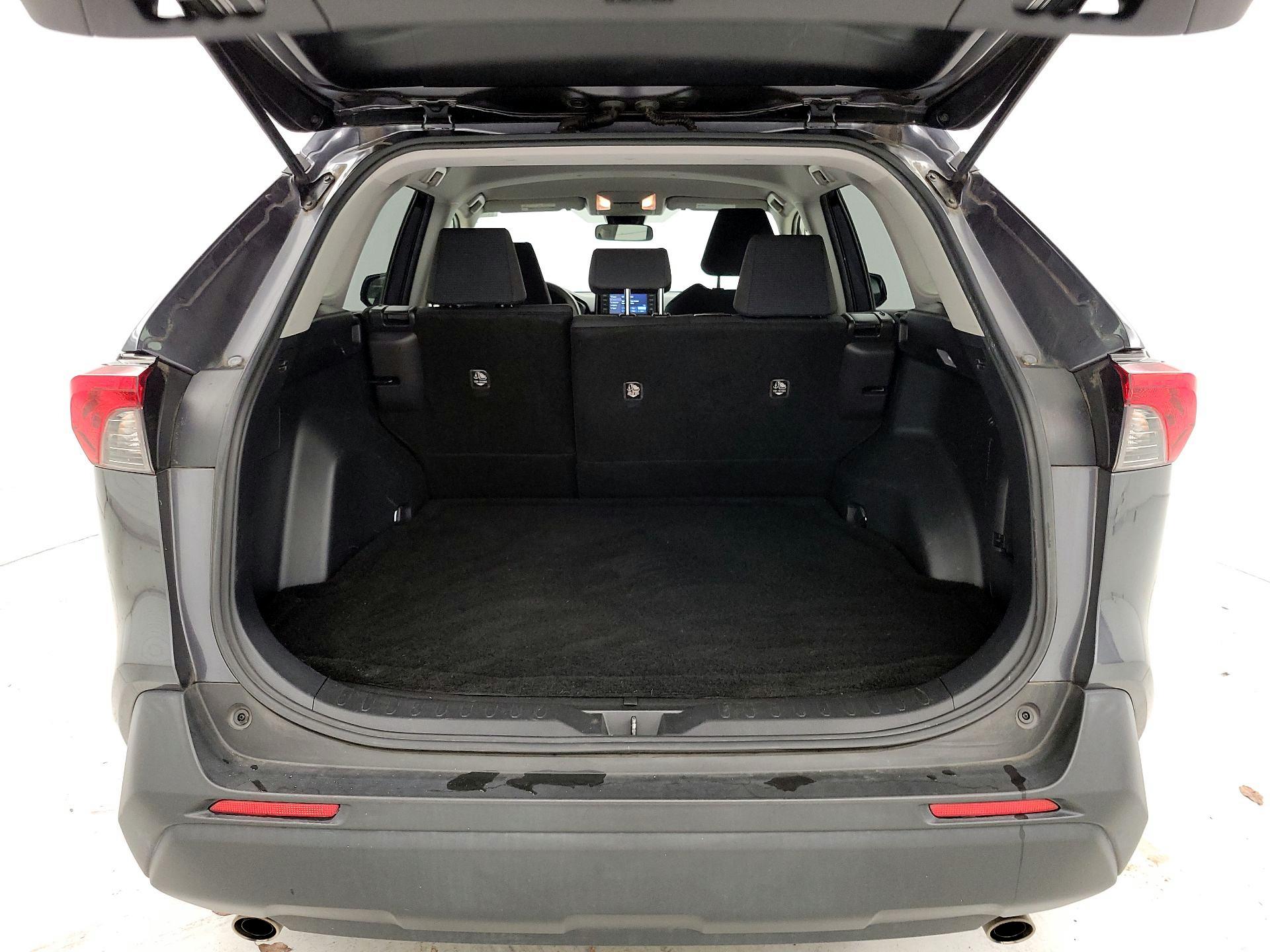 Thumbnail: 2019 Toyota RAV4 - 20