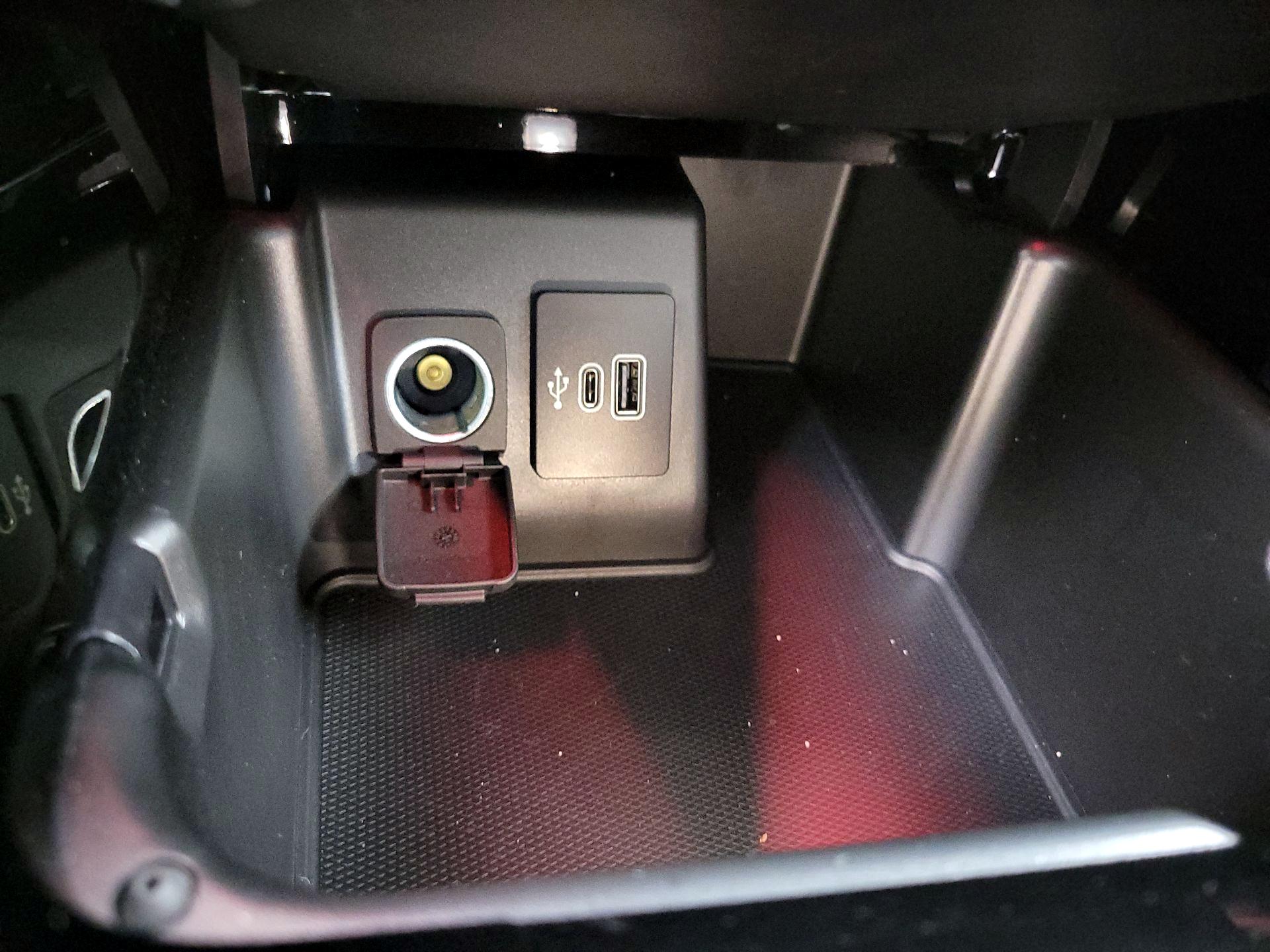 Thumbnail: 2025 Ford Explorer - 18