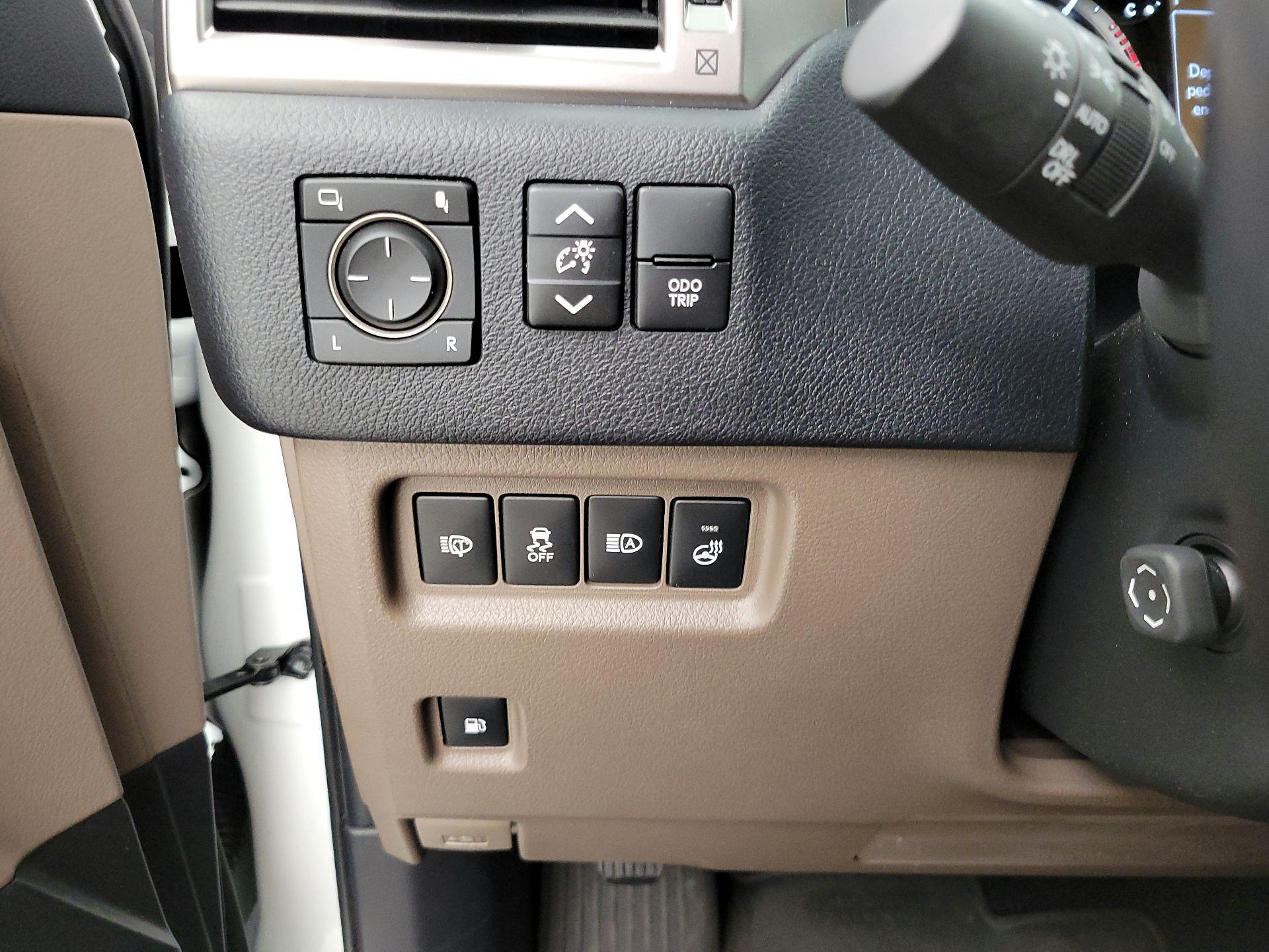 Thumbnail: 2023 Lexus GX - 13