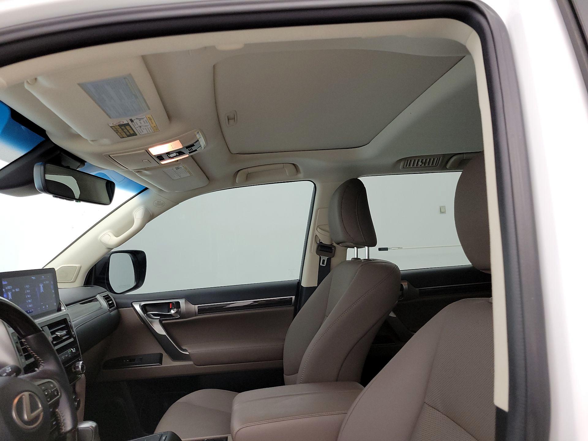 Thumbnail: 2023 Lexus GX - 19