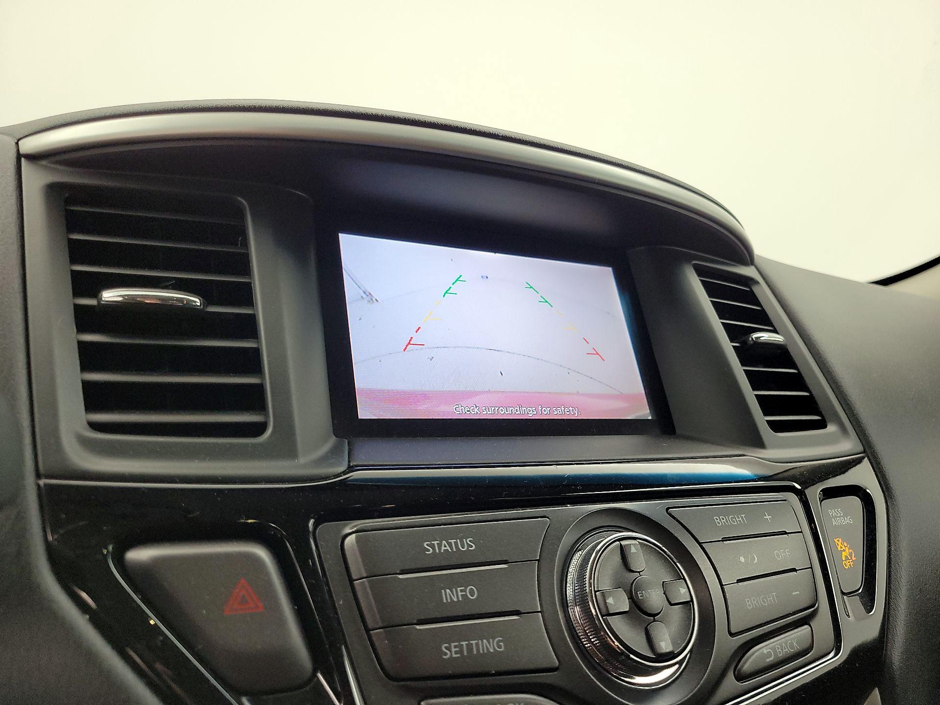 Thumbnail: 2014 Nissan Pathfinder - 14