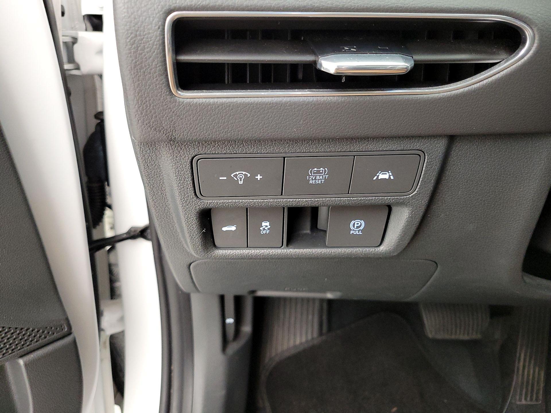 Thumbnail: 2022 Hyundai Sonata - 13