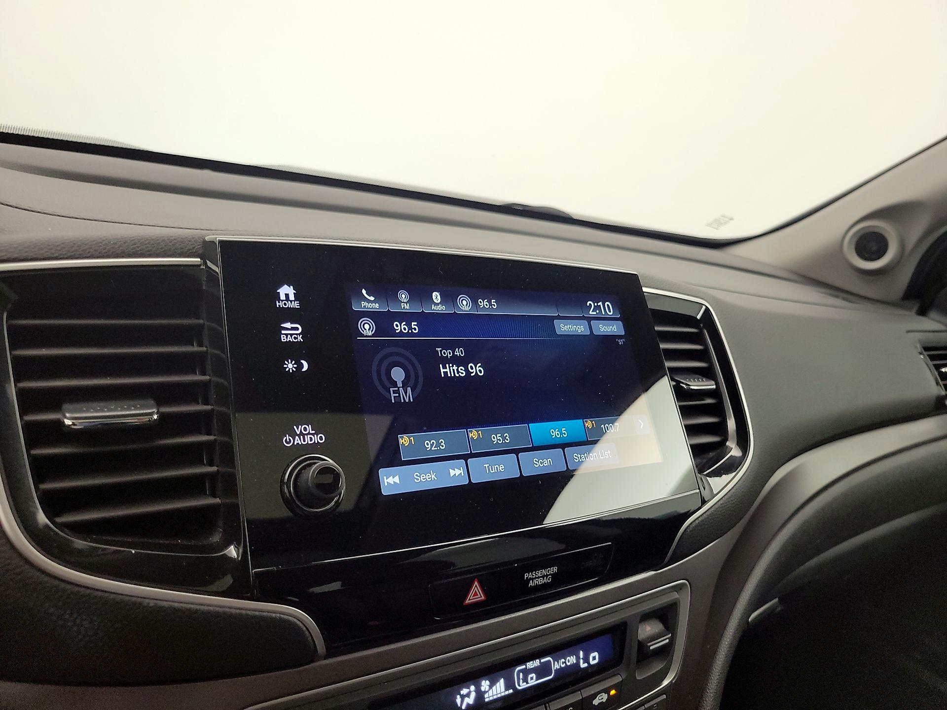 Thumbnail: 2019 Honda Pilot - 15