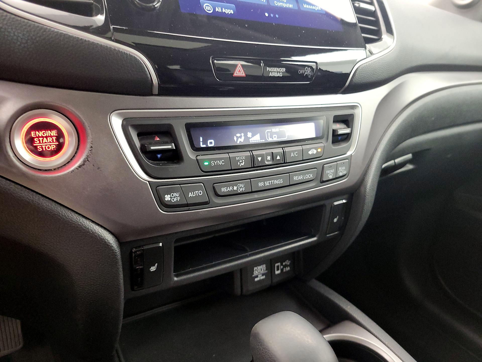 Thumbnail: 2019 Honda Pilot - 16