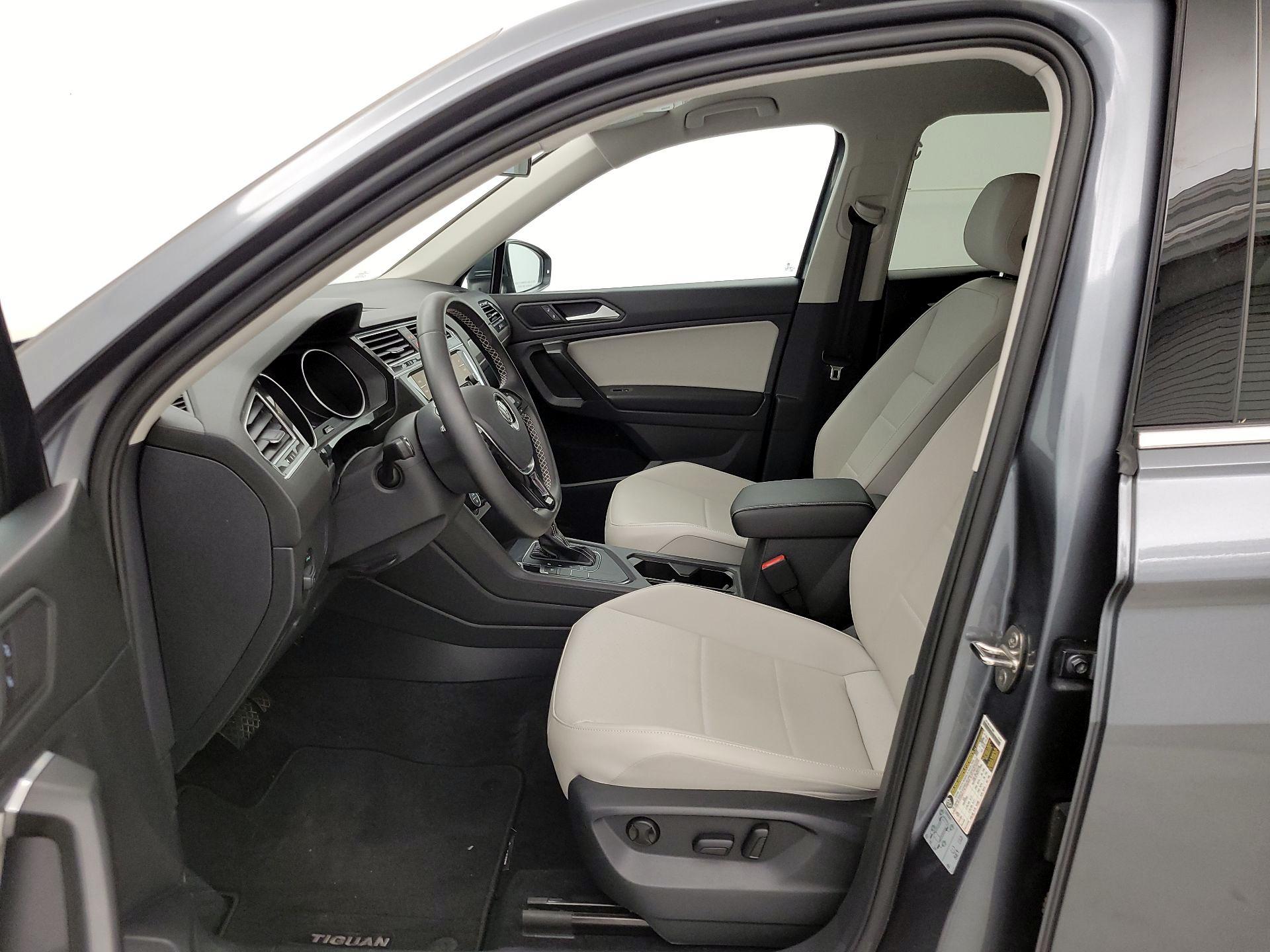 Thumbnail: 2021 Volkswagen Tiguan - 11