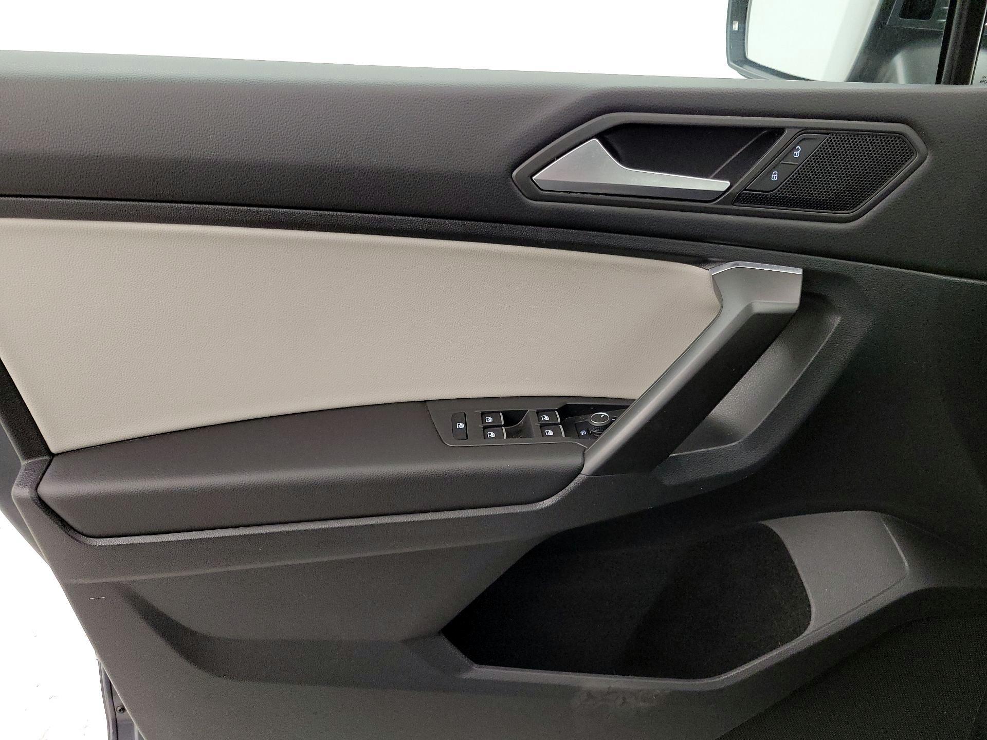 Thumbnail: 2021 Volkswagen Tiguan - 12