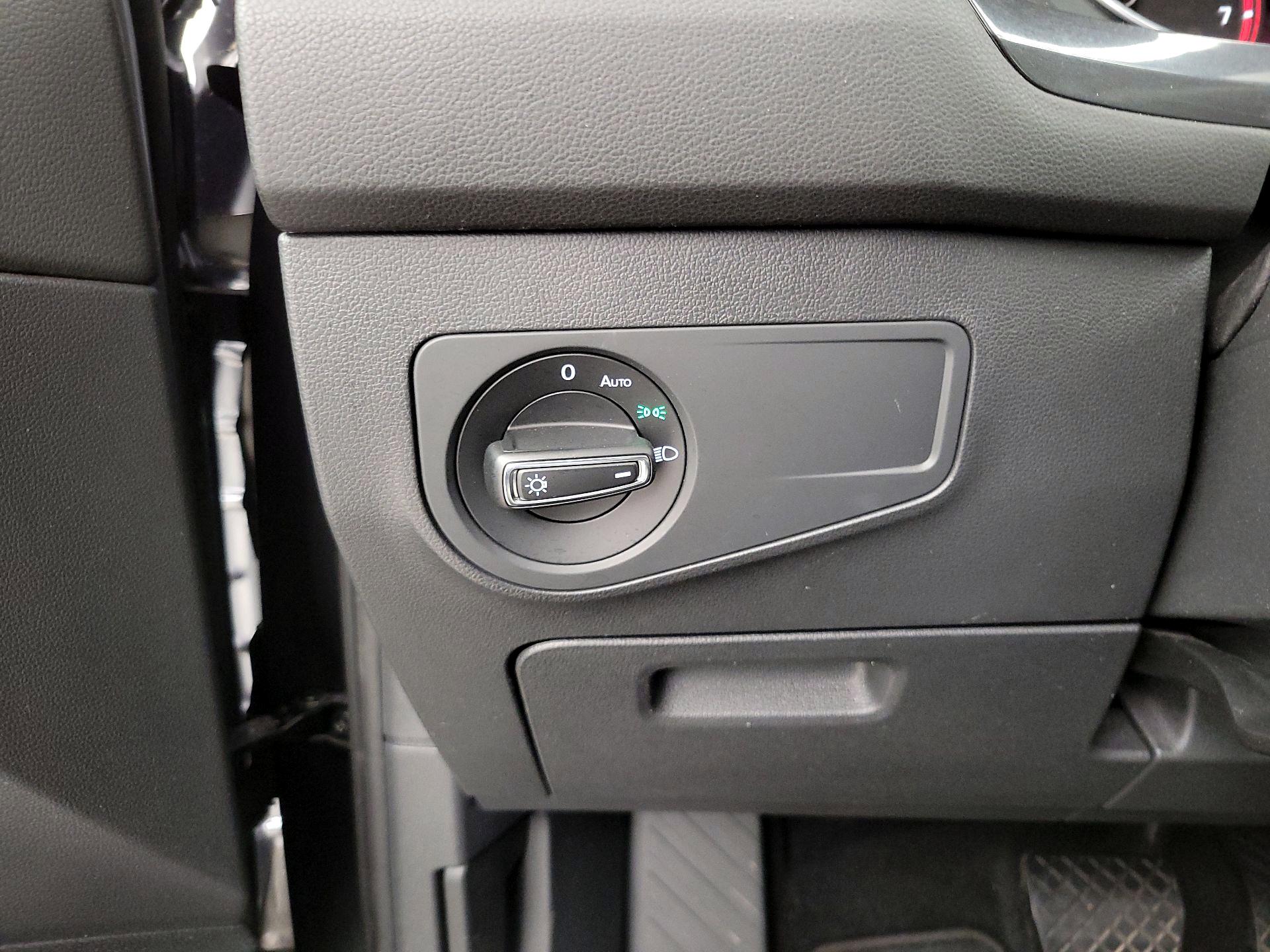 Thumbnail: 2021 Volkswagen Tiguan - 13