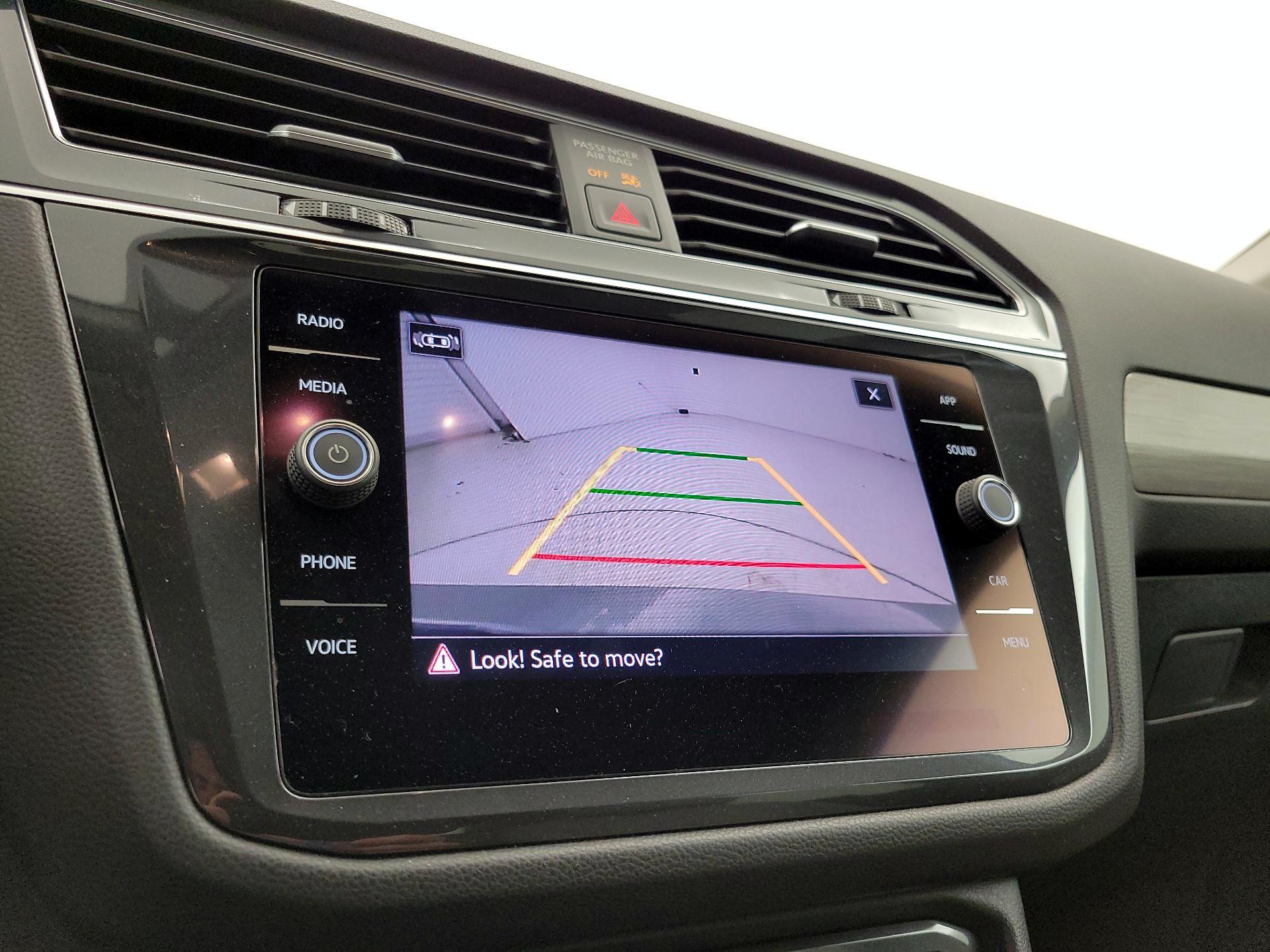 Thumbnail: 2021 Volkswagen Tiguan - 14