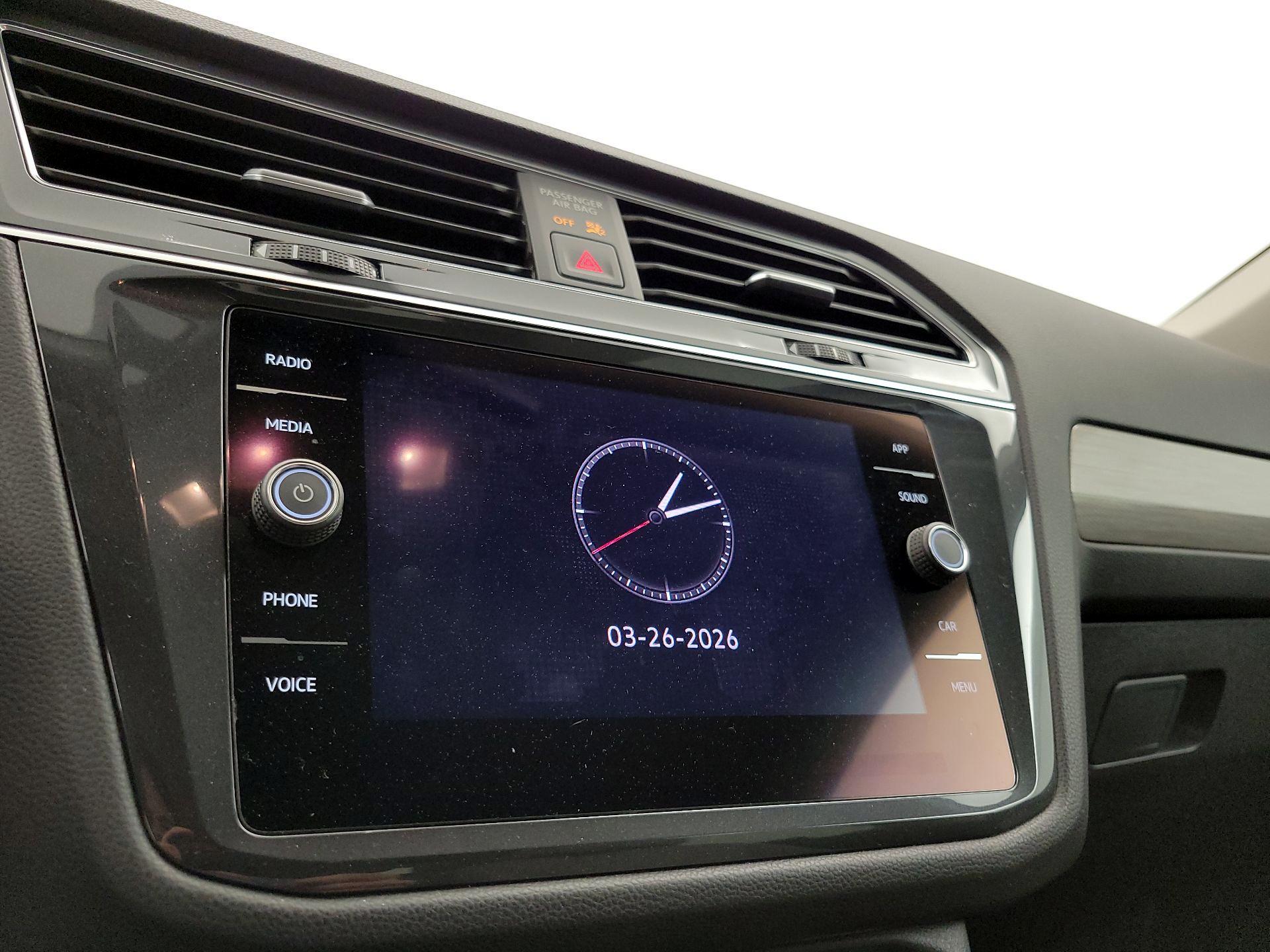 Thumbnail: 2021 Volkswagen Tiguan - 15