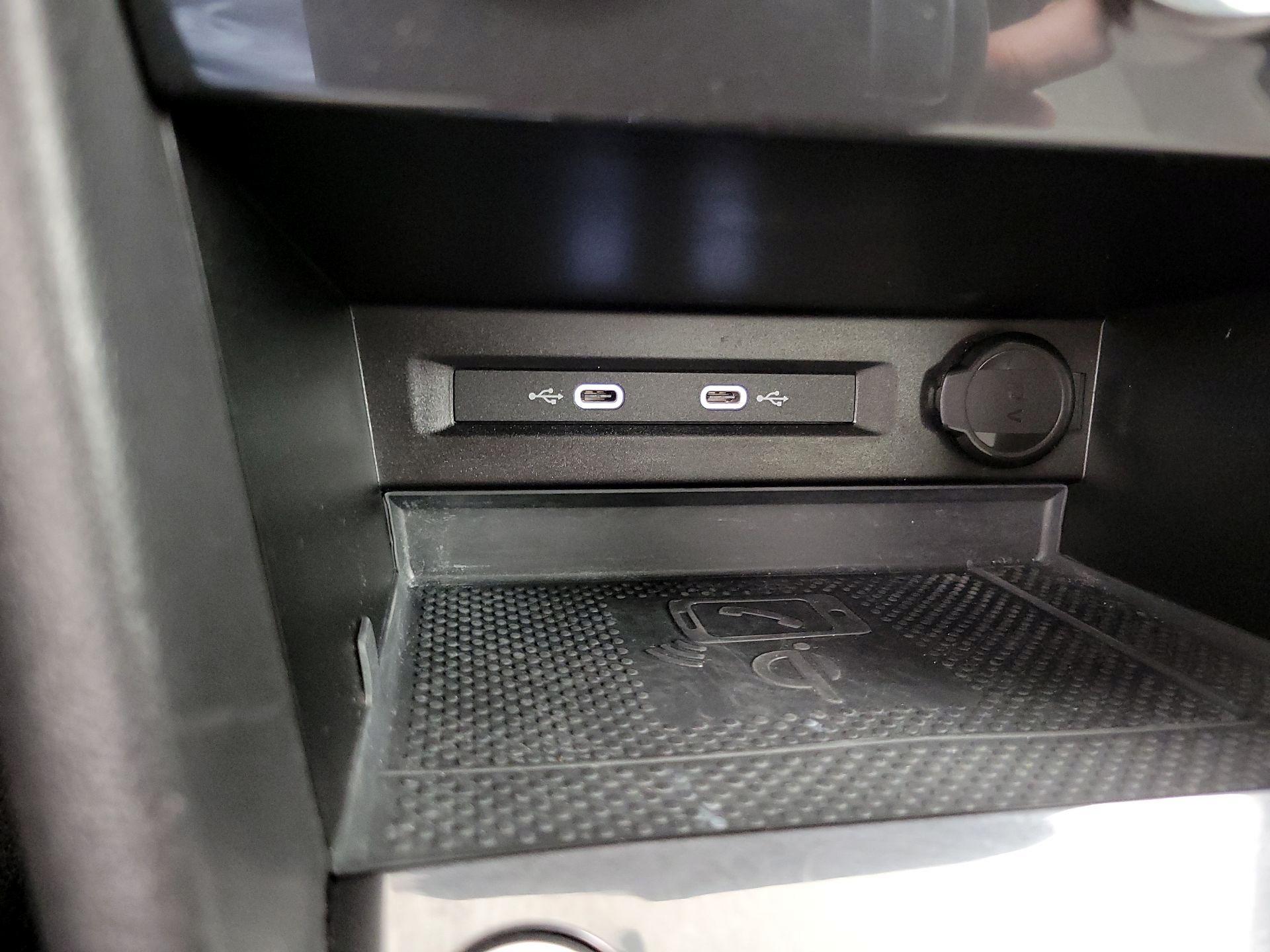 Thumbnail: 2021 Volkswagen Tiguan - 18