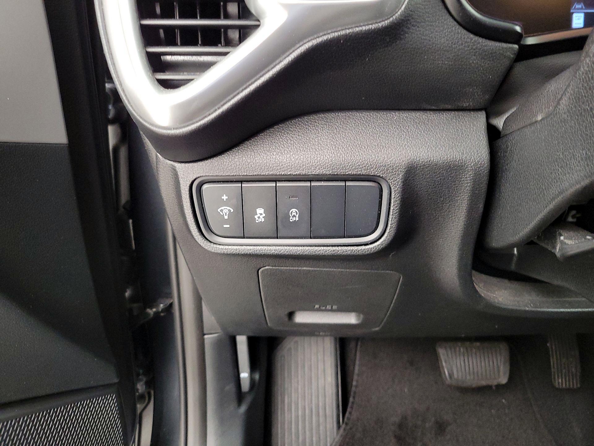 Thumbnail: 2023 Kia Soul - 13