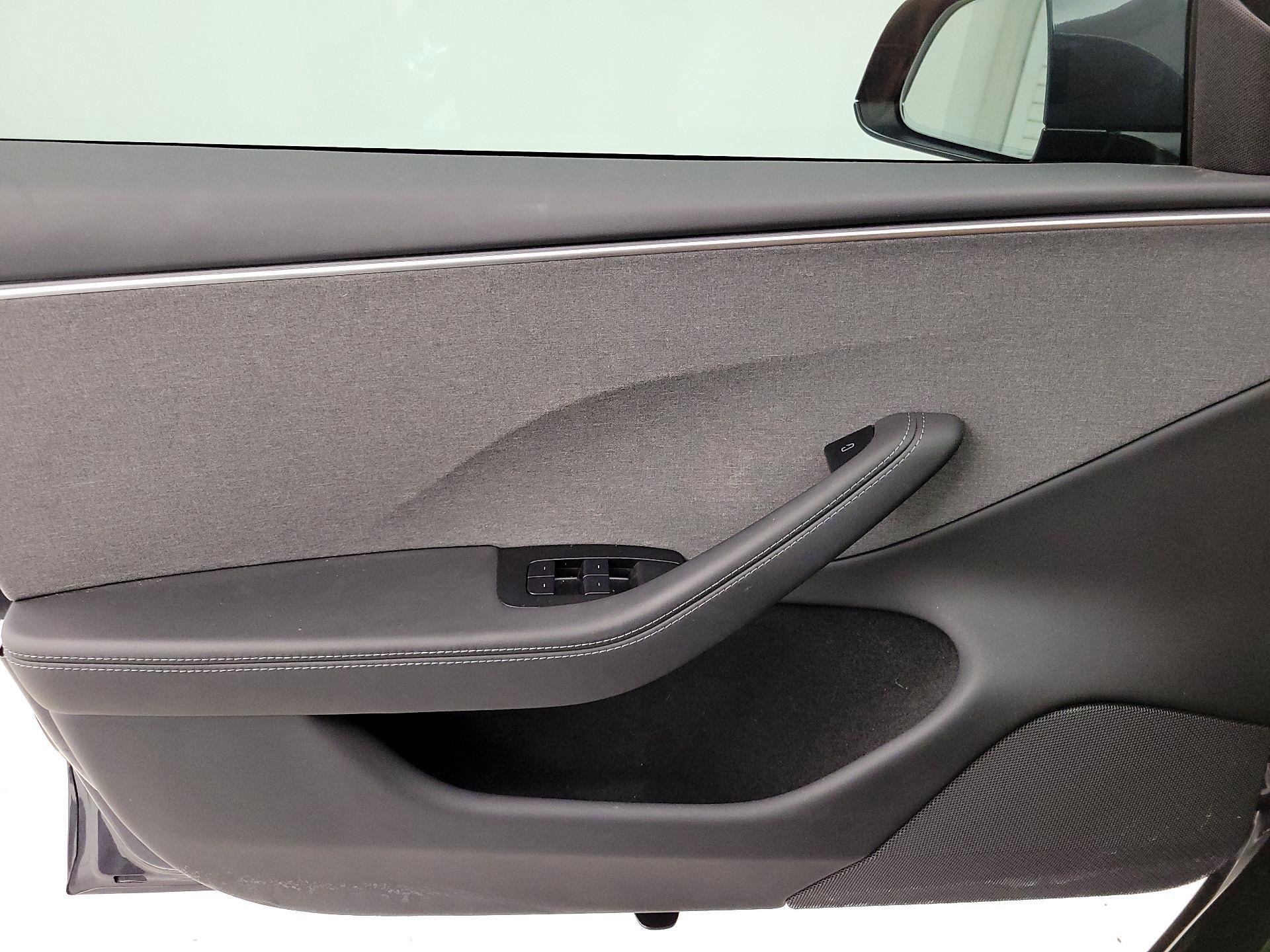 Thumbnail: 2025 Tesla Model 3 - 12