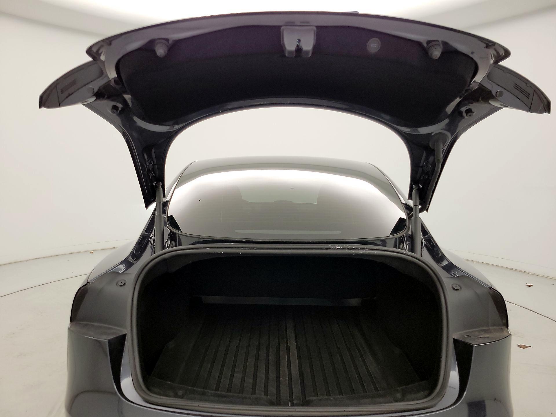 Thumbnail: 2025 Tesla Model 3 - 19