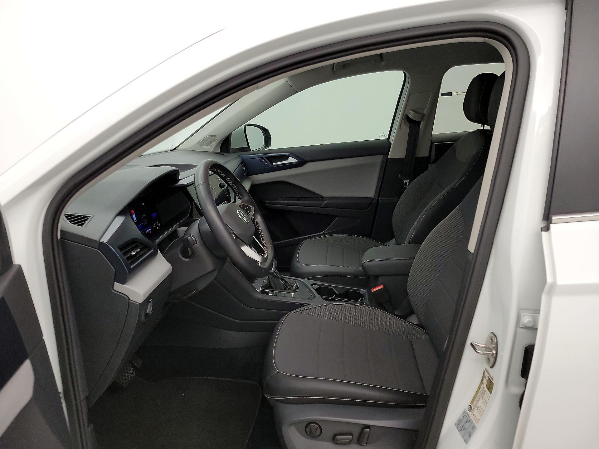 Thumbnail: 2022 Volkswagen Taos - 11