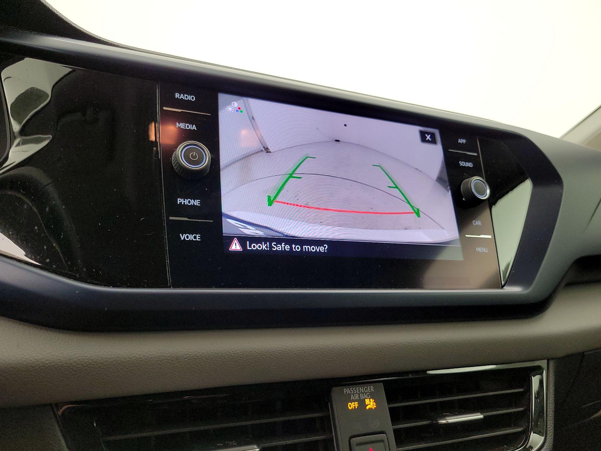 Thumbnail: 2022 Volkswagen Taos - 14