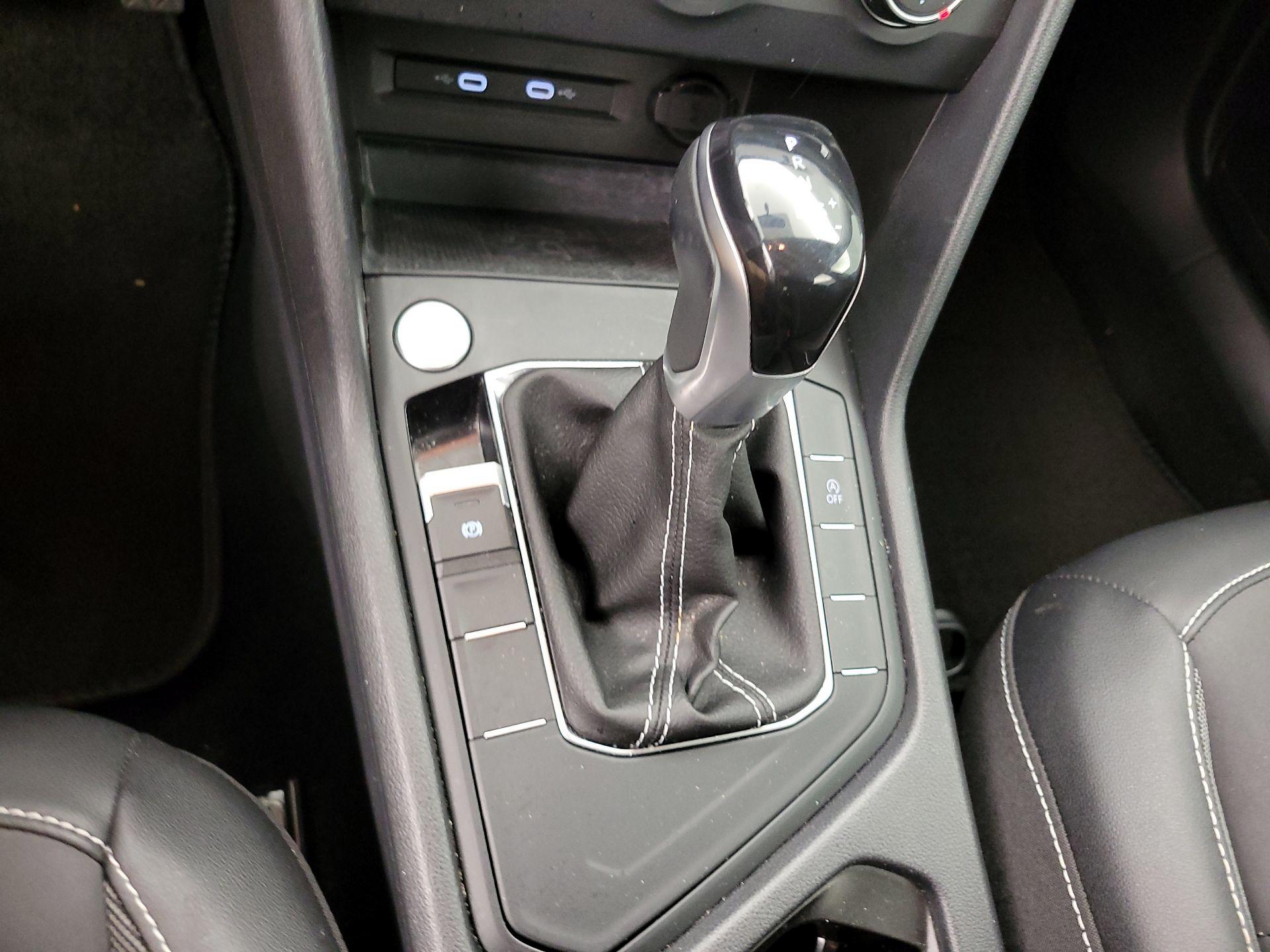 Thumbnail: 2022 Volkswagen Taos - 17