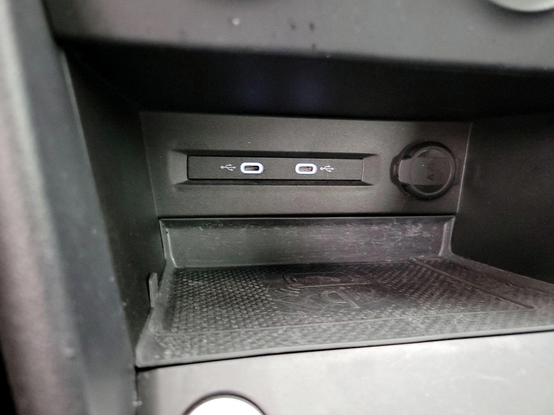 Thumbnail: 2022 Volkswagen Taos - 18