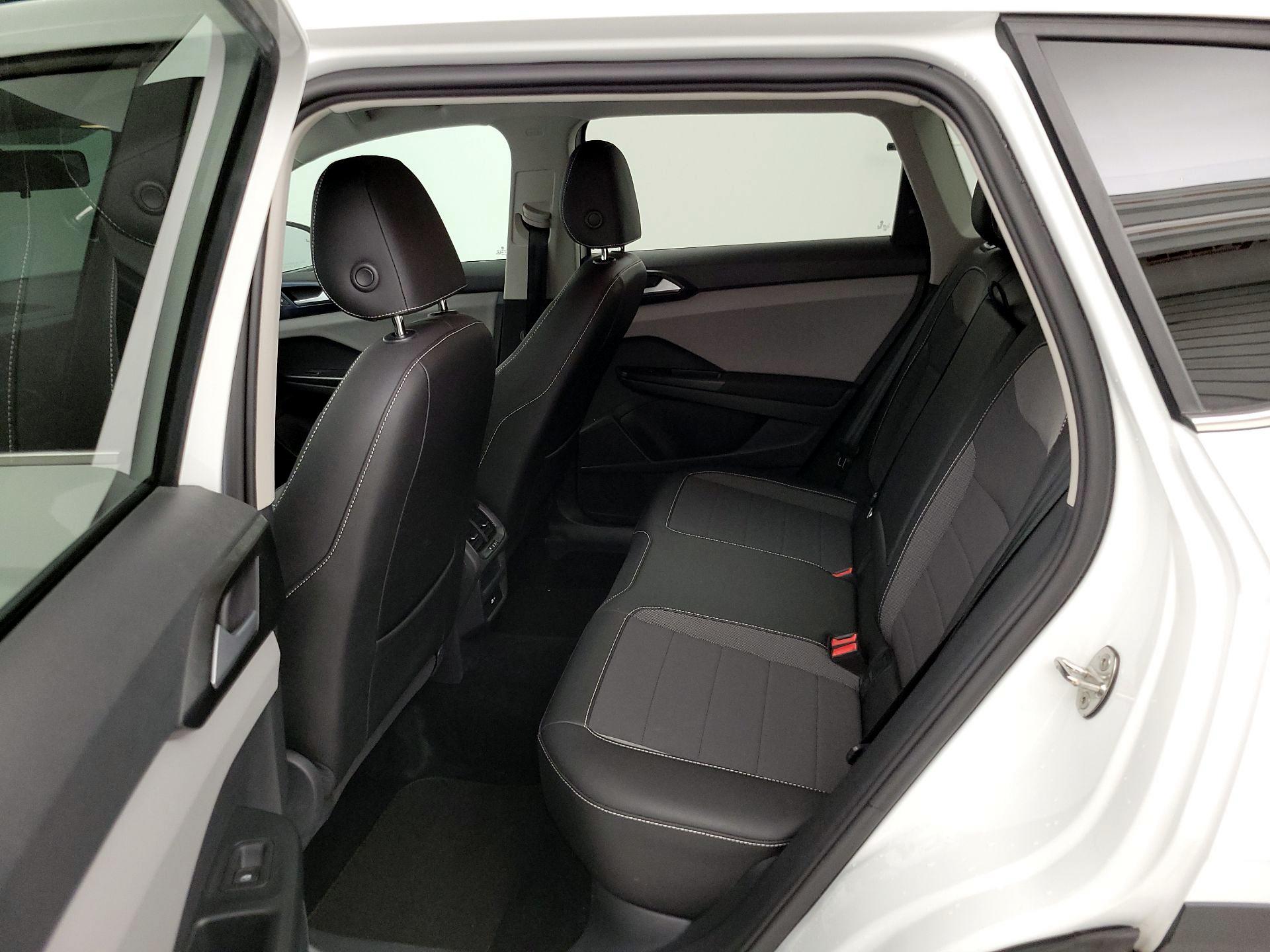 Thumbnail: 2022 Volkswagen Taos - 19