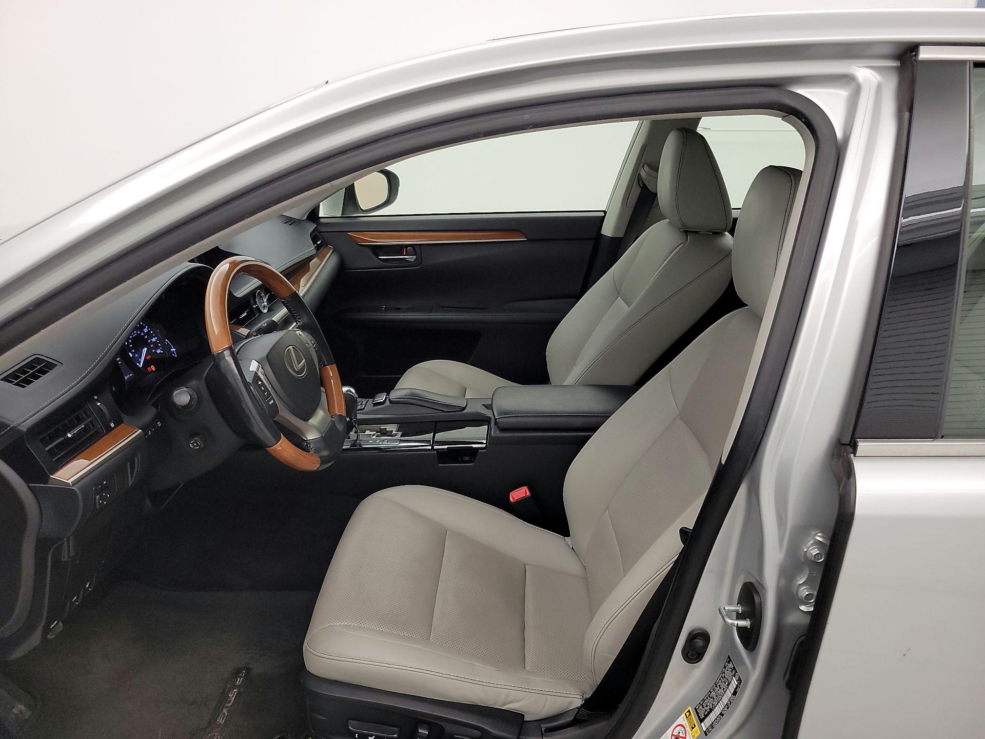 Thumbnail: 2014 Lexus ES - 11